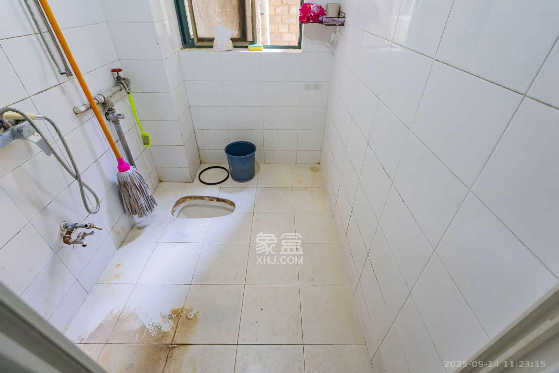 四季阳光花城 4室2厅2卫 3900.0元/月 四季阳光花城 4室2厅2卫 3900.0元/月室内图