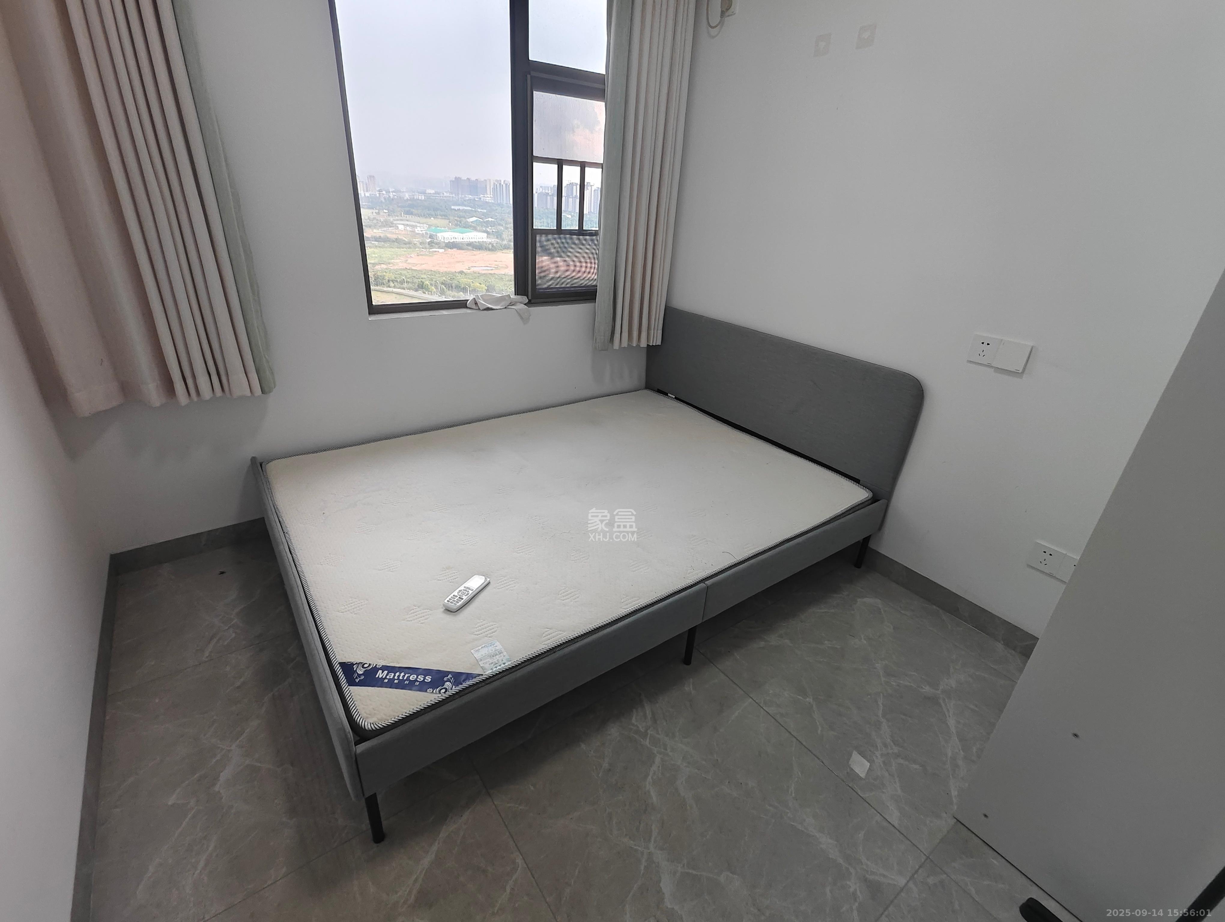 江山帝景雅典  3室2厅1卫    2300.0元/月室内图