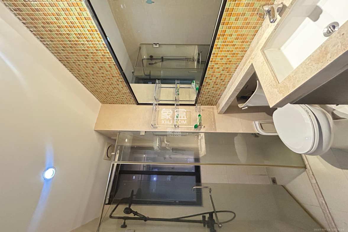 德思勤城市广场(宝格丽公寓) 1室1厅1卫 1800.0元/月 德思勤城市广场(宝格丽公寓) 1室1厅1卫 1800.0元/月室内图