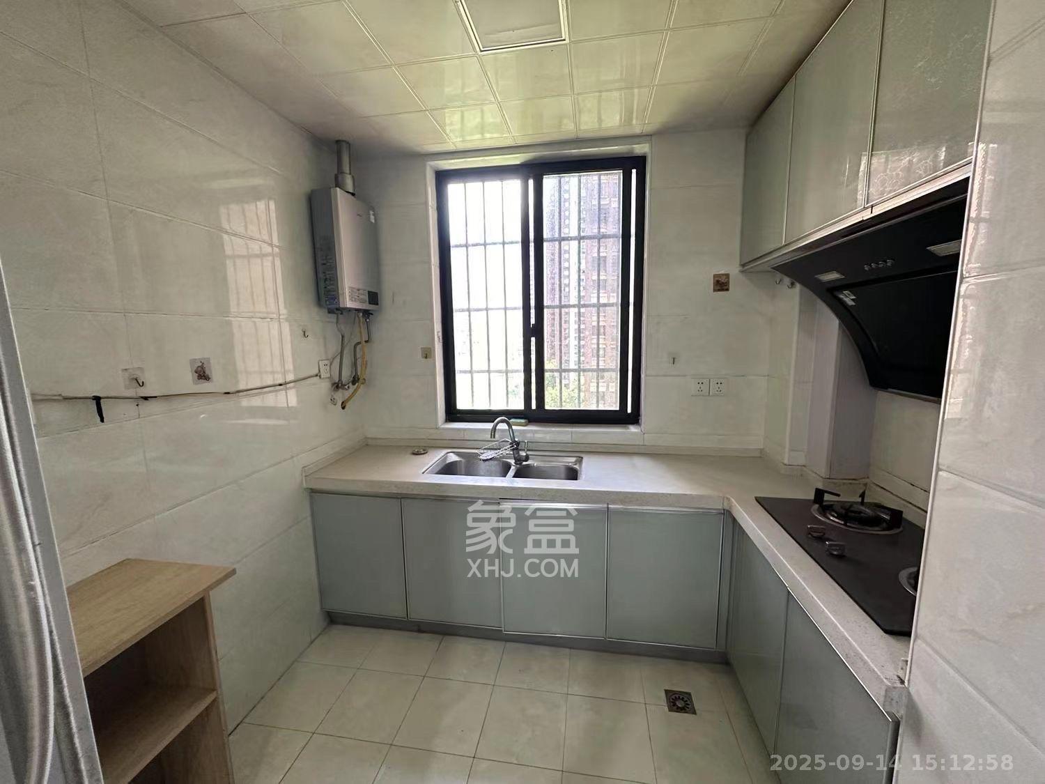 新城国际花都  3室2厅1卫    1700.0元/月室内图