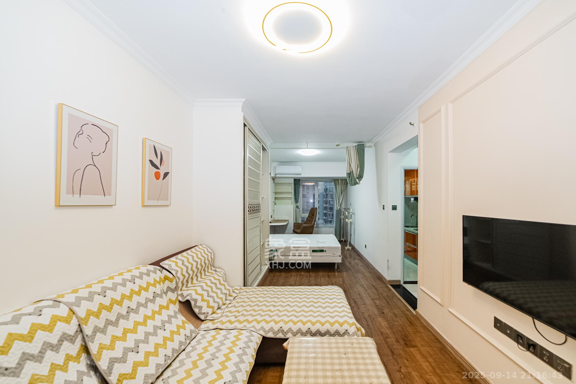 北辰三角洲E3区 1室1厅1卫 54.8万 北辰三角洲E3区 1室1厅1卫 54.8万客厅