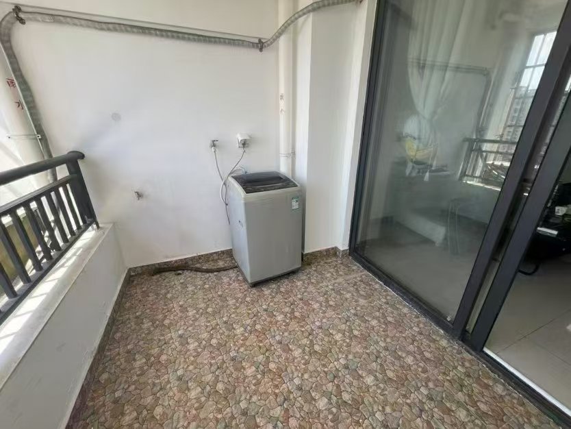 华盛中央公园  3室1厅1卫    1800.0元/月 华盛中央公园  3室1厅1卫    1800.0元/月室内图