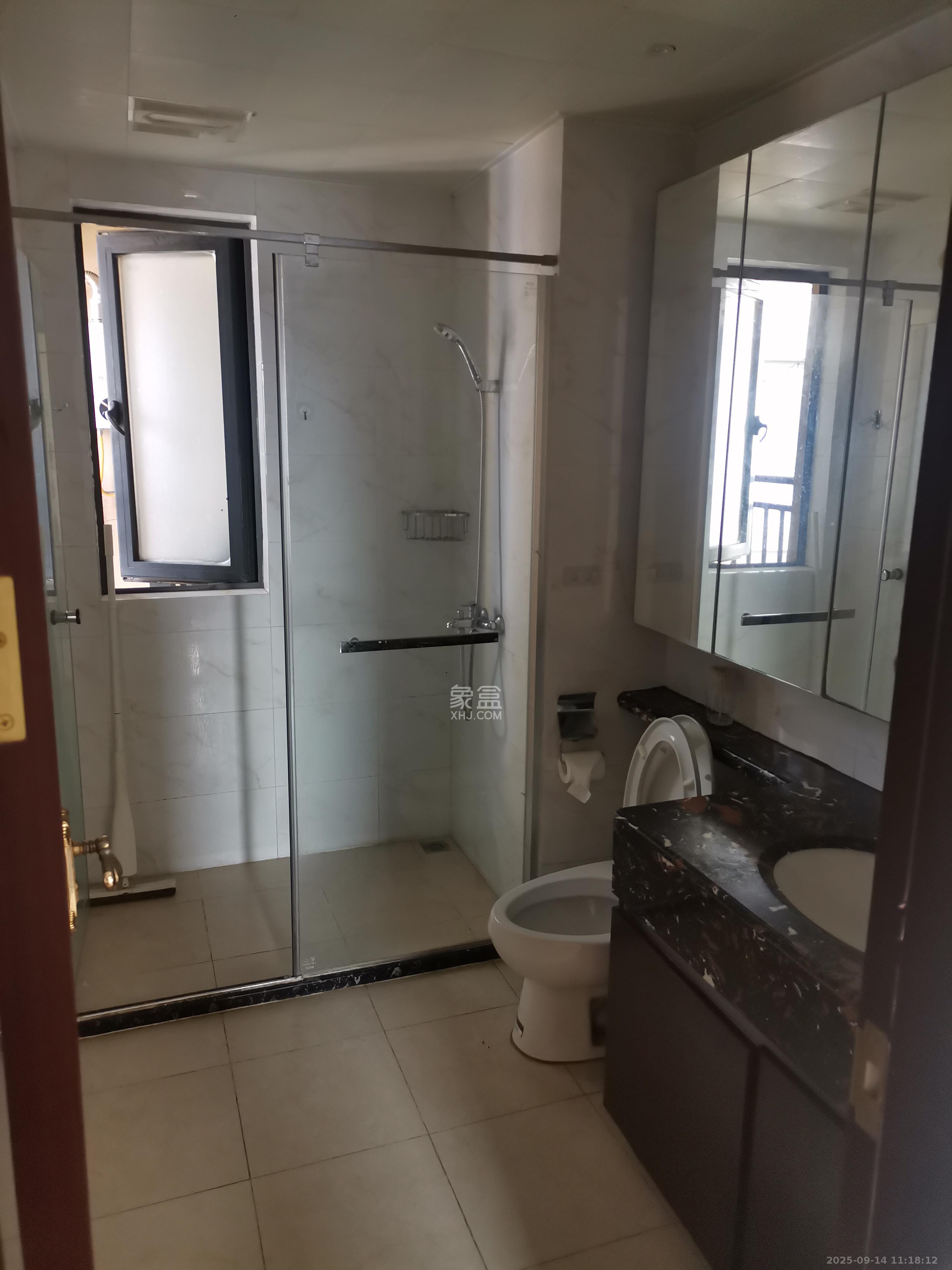 恒大御景半岛锦绣苑 3室2厅2卫 3300.0元/月 恒大御景半岛锦绣苑 3室2厅2卫 3300.0元/月室内图