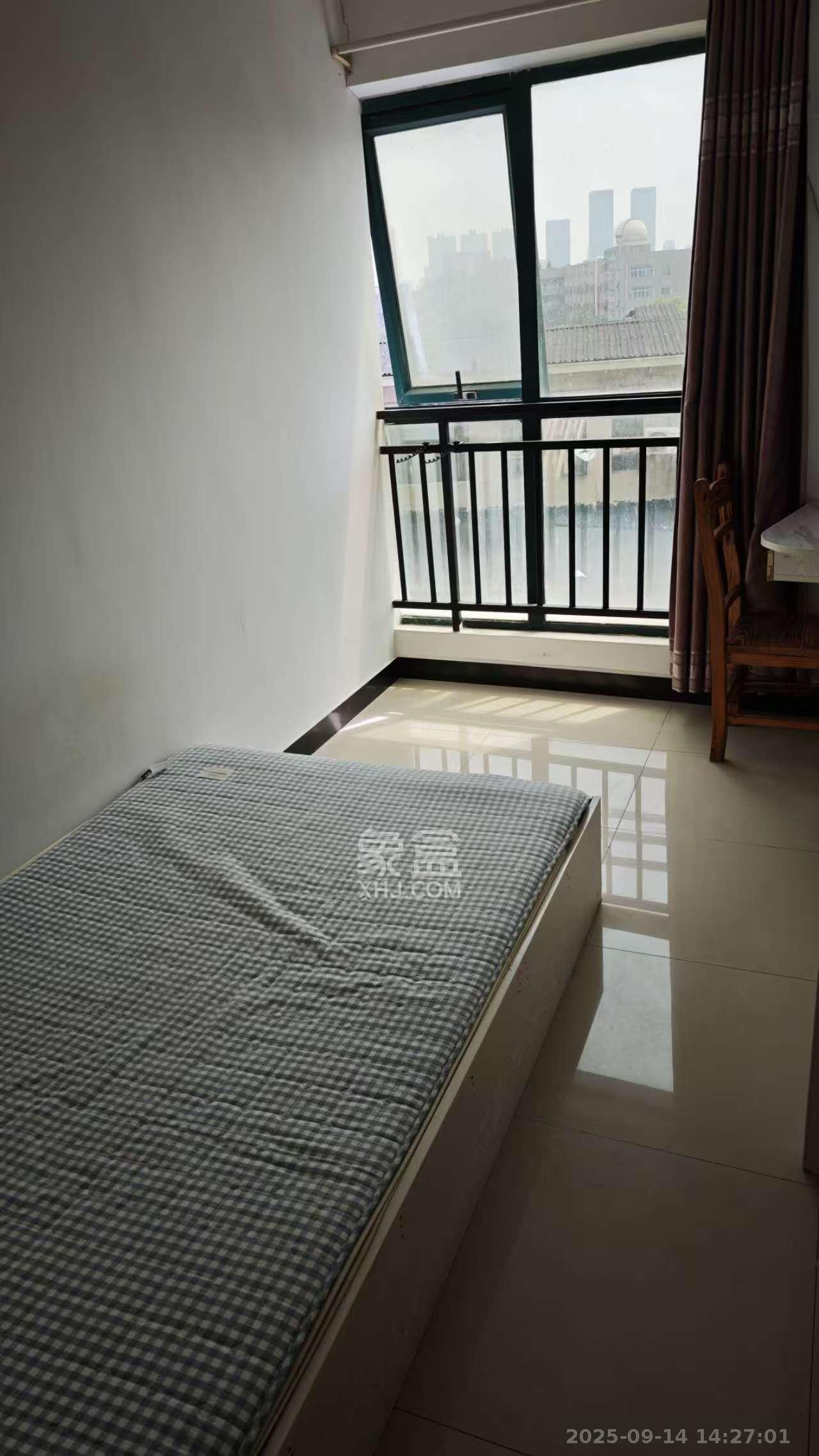 湖韵佳苑 2室1厅1卫 1700.0元/月 湖韵佳苑 2室1厅1卫 1700.0元/月室内图