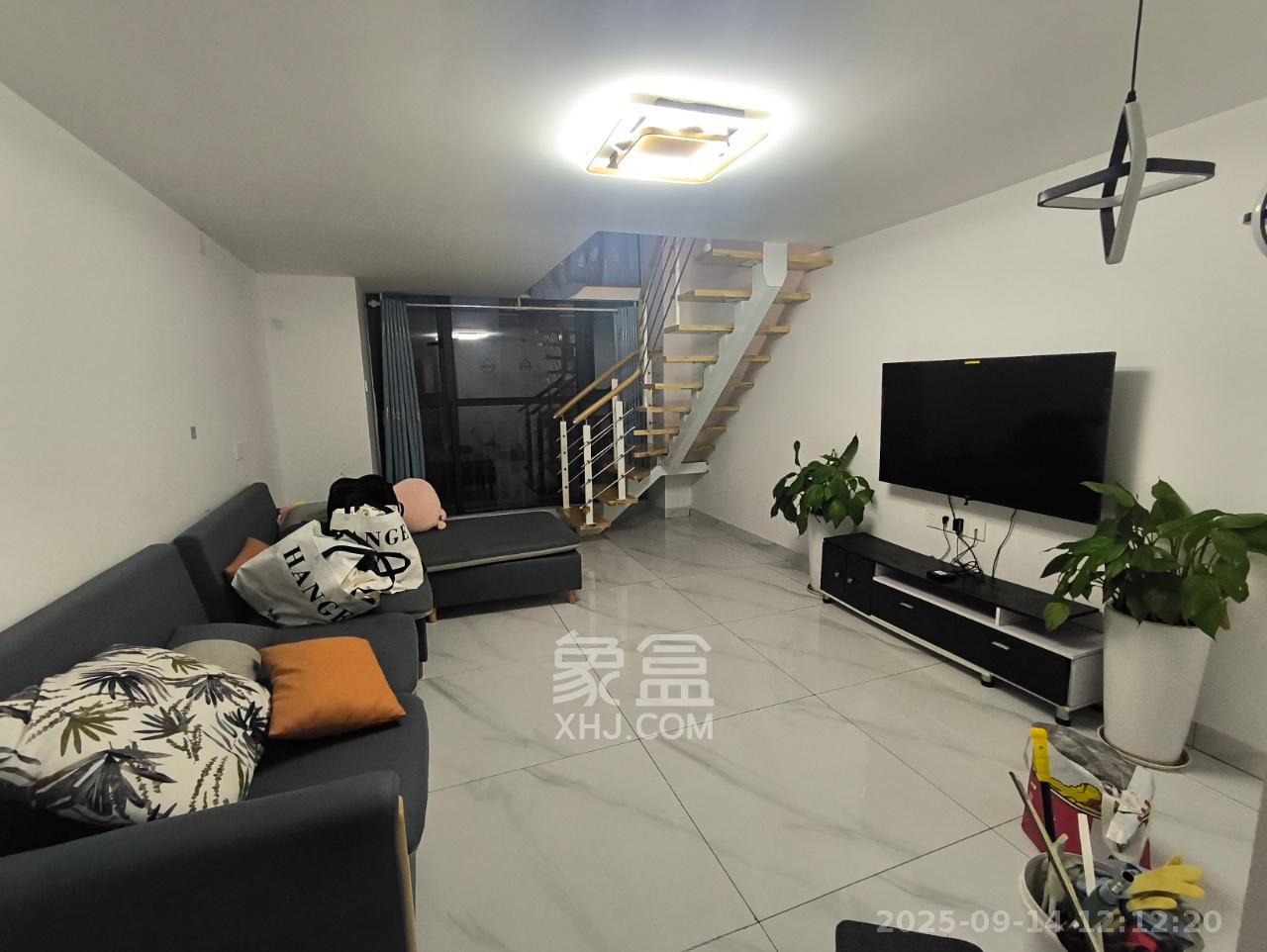 洋湖时代  1室1厅1卫    1500.0元/月 洋湖时代  1室1厅1卫    1500.0元/月