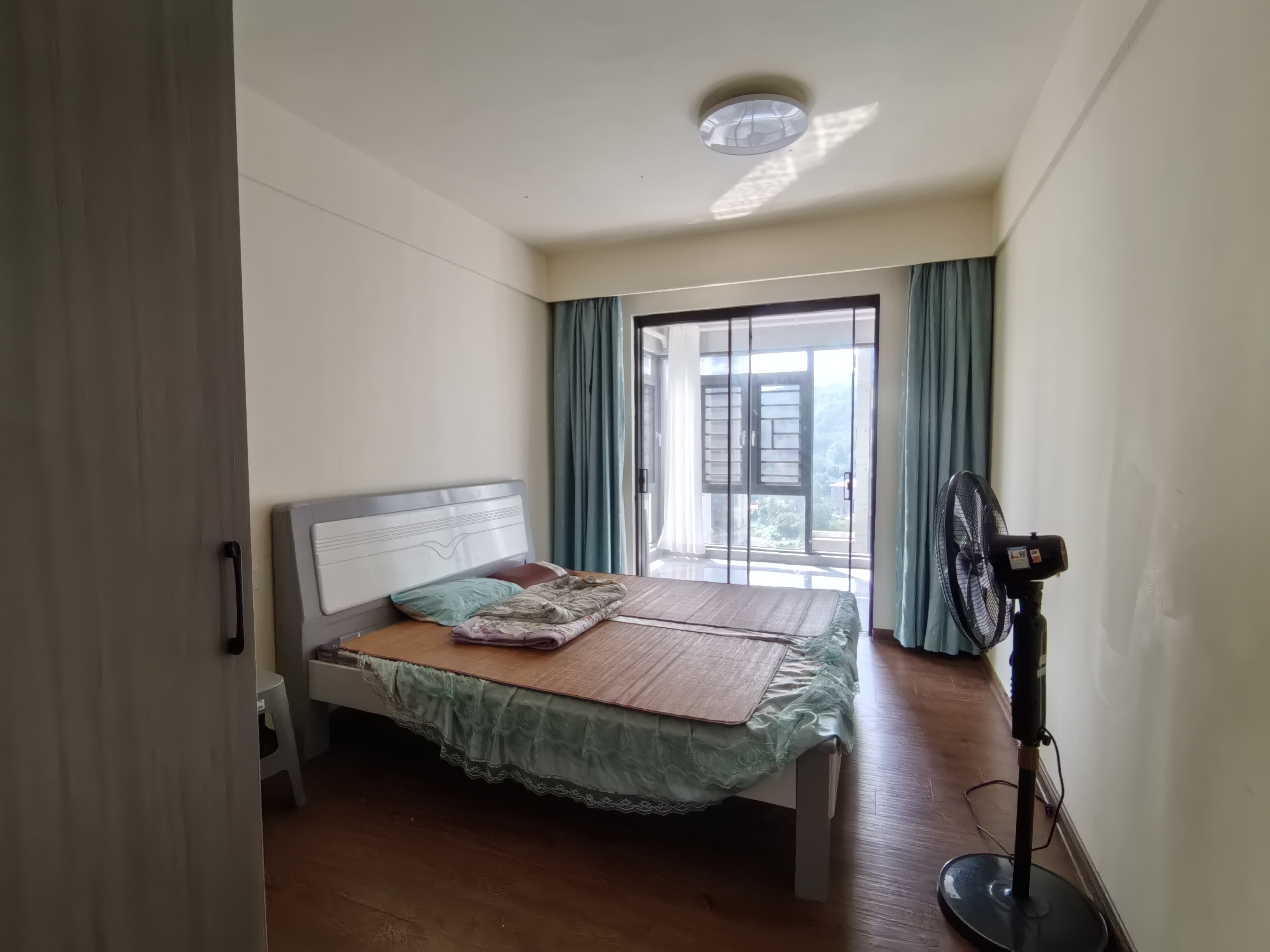 碧桂园翘楚棠  4室2厅2卫    2000.0元/月室内图