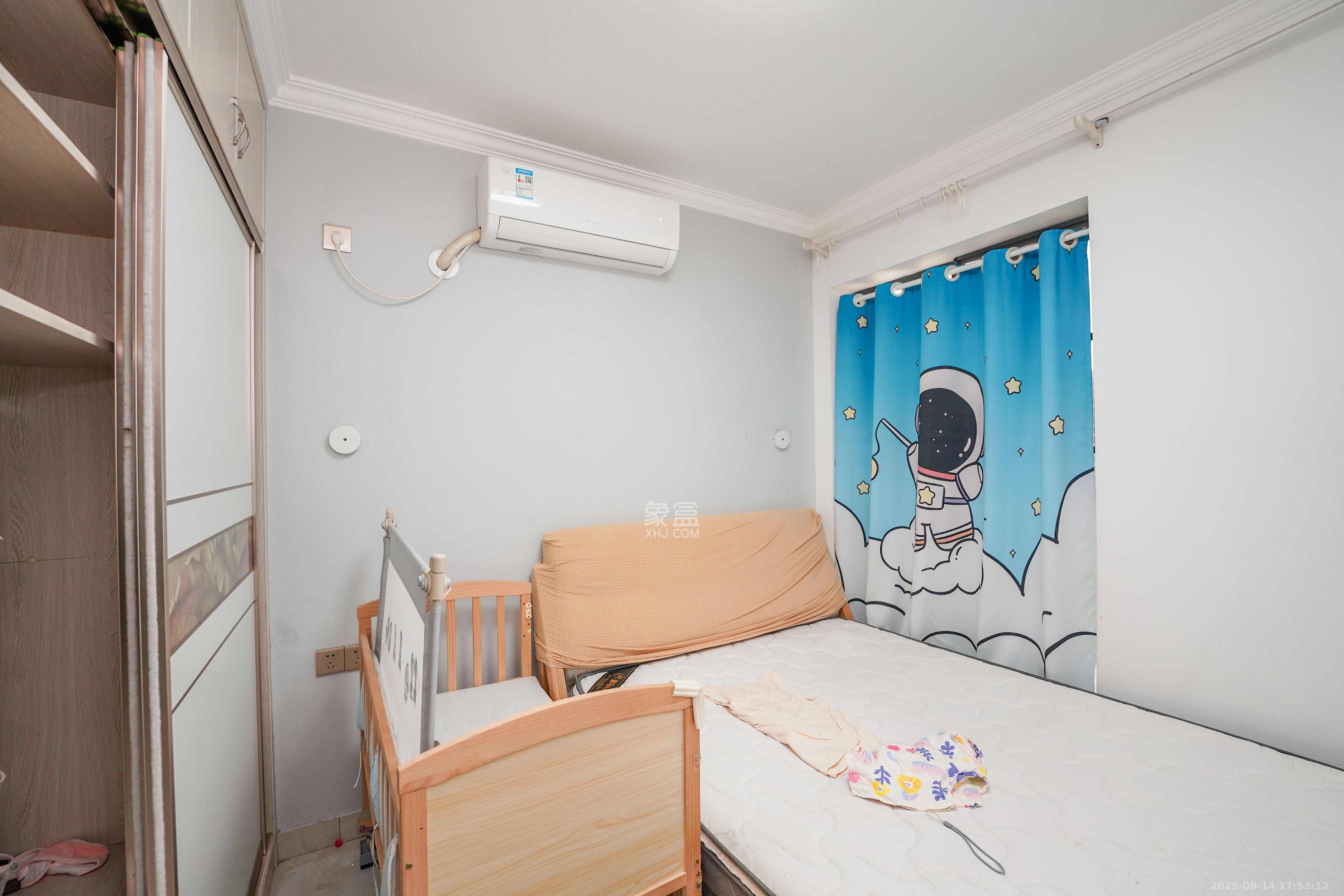 金谷豪庭  2室2厅1卫    48.0万卧室