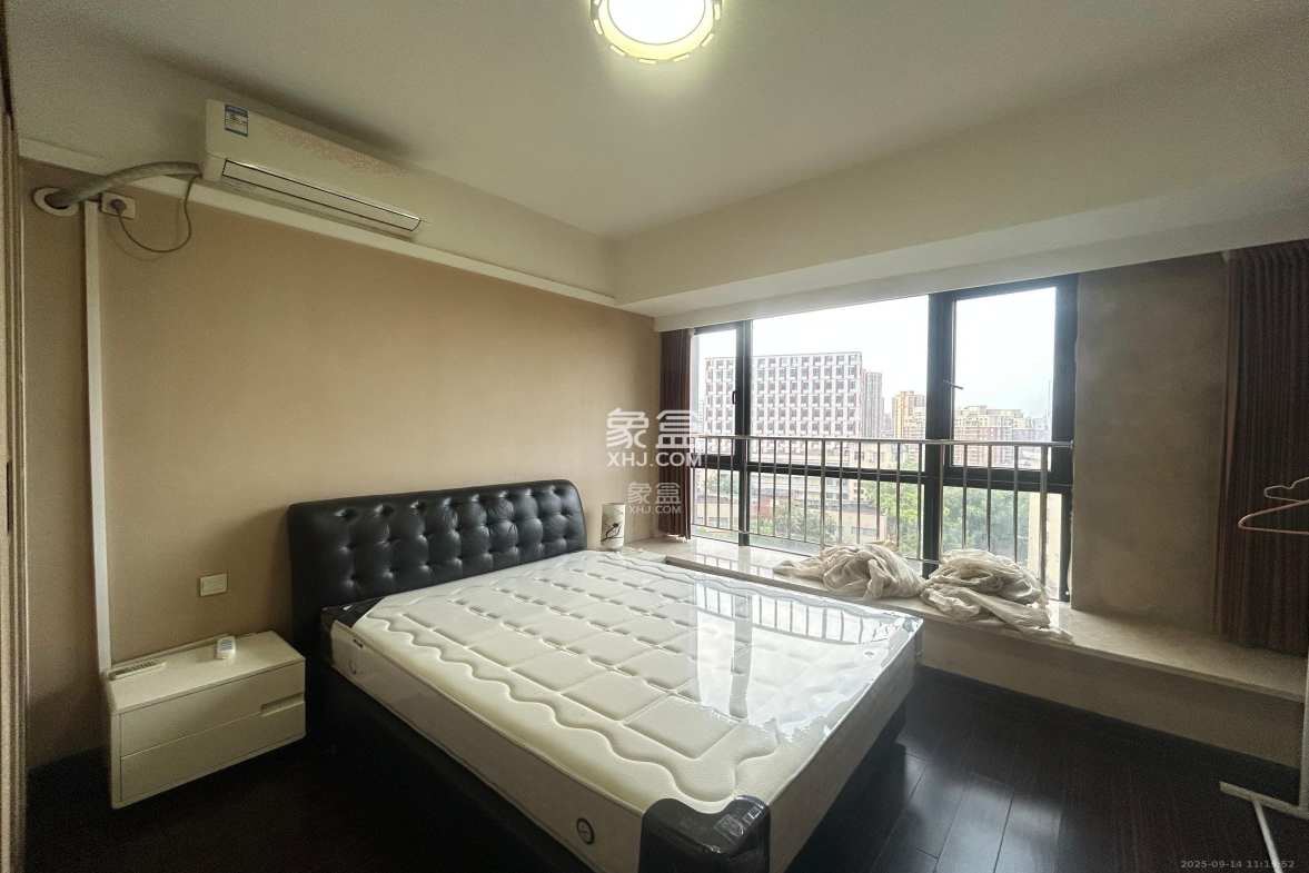 德思勤城市广场(宝格丽公寓) 1室1厅1卫 1800.0元/月 德思勤城市广场(宝格丽公寓) 1室1厅1卫 1800.0元/月室内图