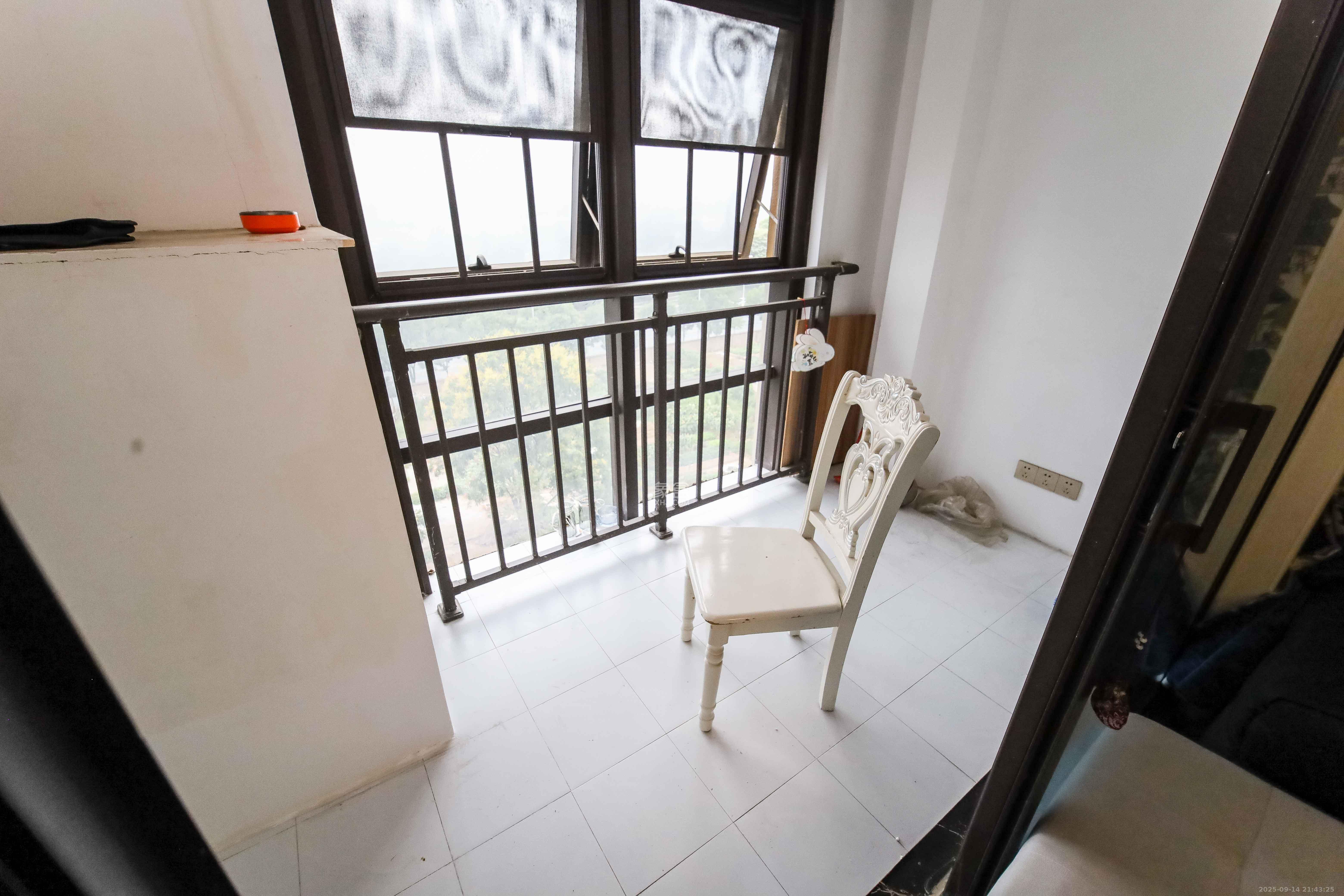 中欣楚天熙苑  3室2厅2卫    102.8万 中欣楚天熙苑  3室2厅2卫    102.8万阳台