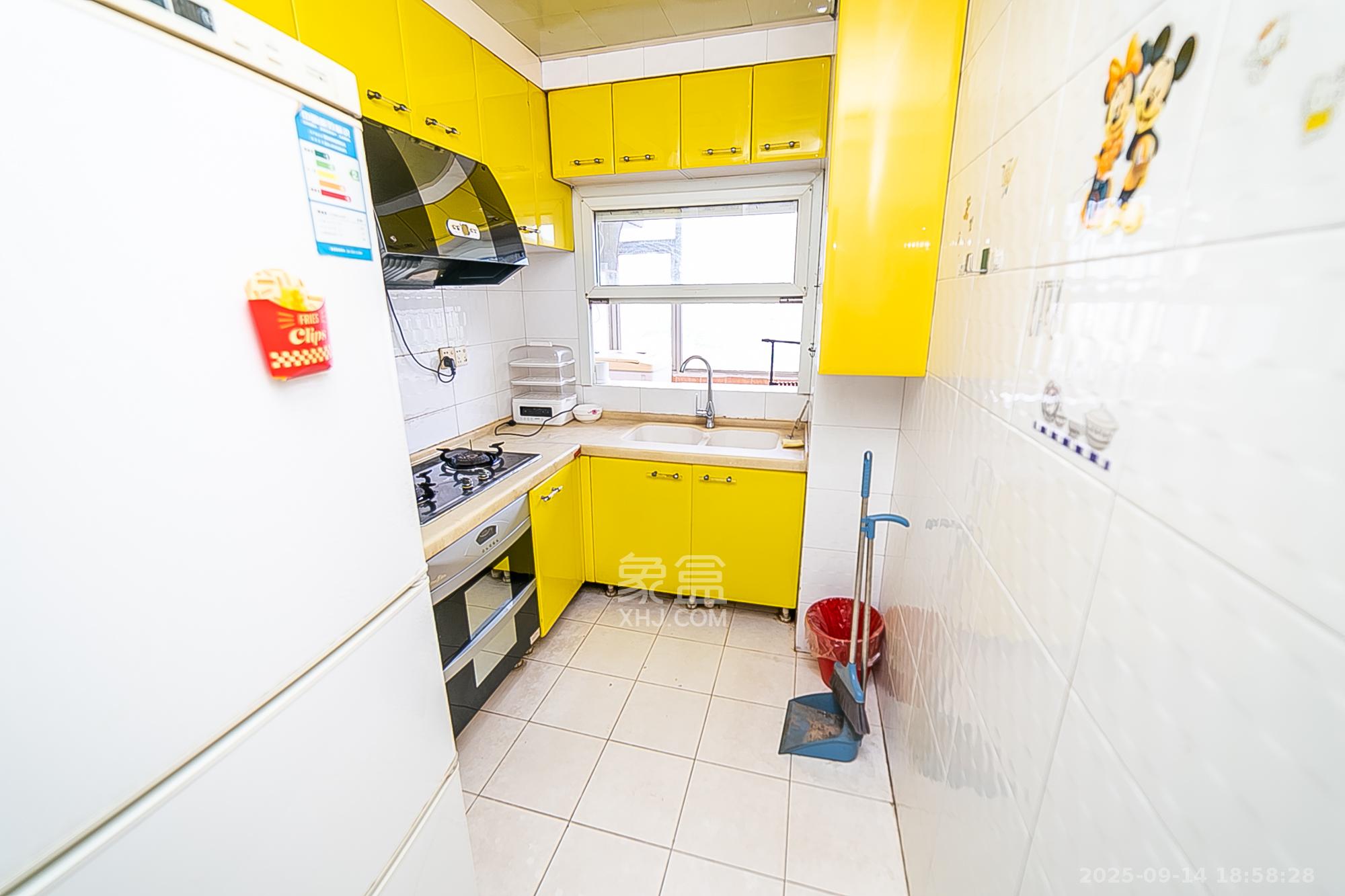 欧园  3室2厅1卫    92.0万 欧园  3室2厅1卫    92.0万厨房