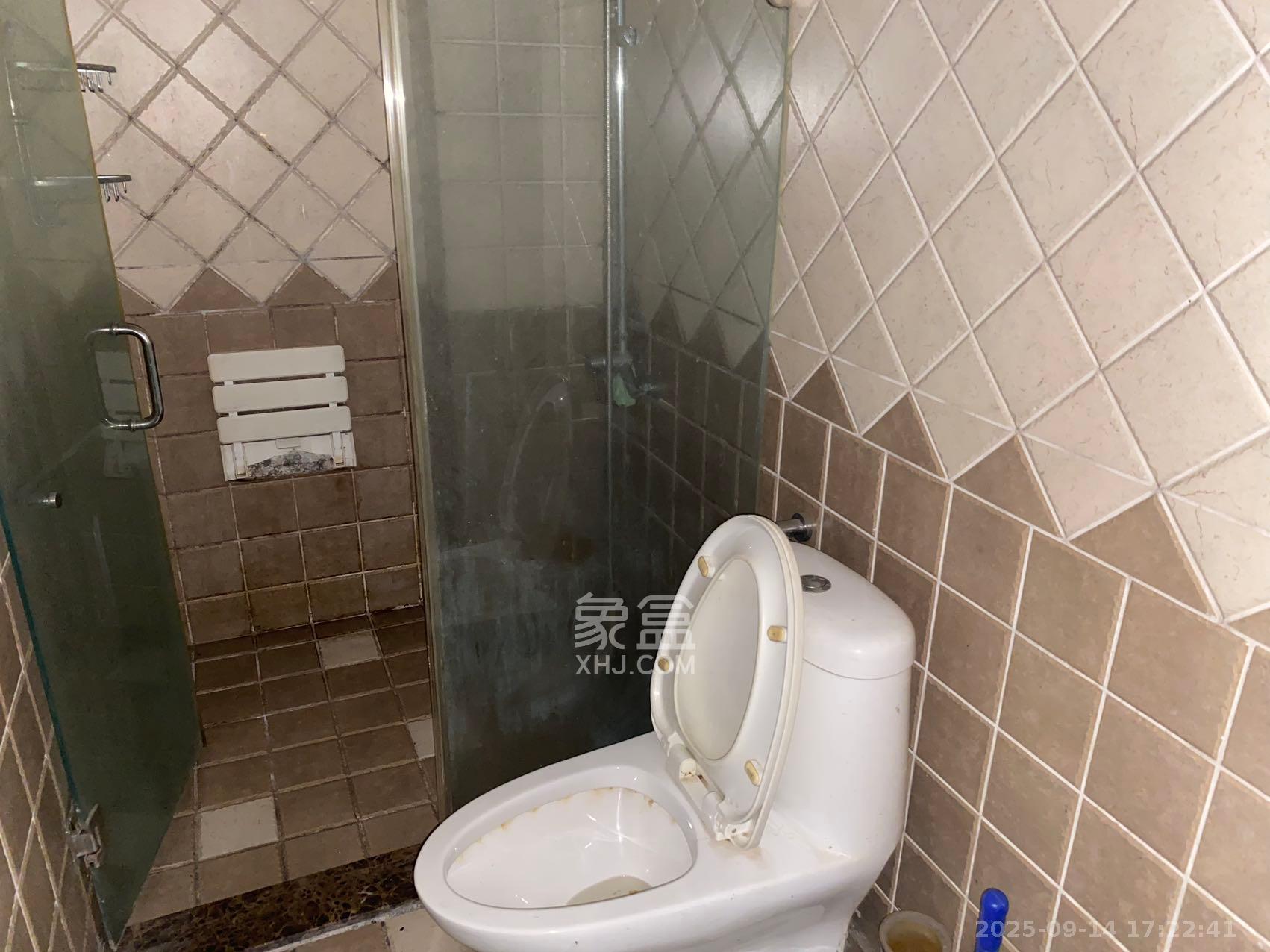 长宝1667 1室2厅1卫 4300.0元/月 长宝1667 1室2厅1卫 4300.0元/月室内图