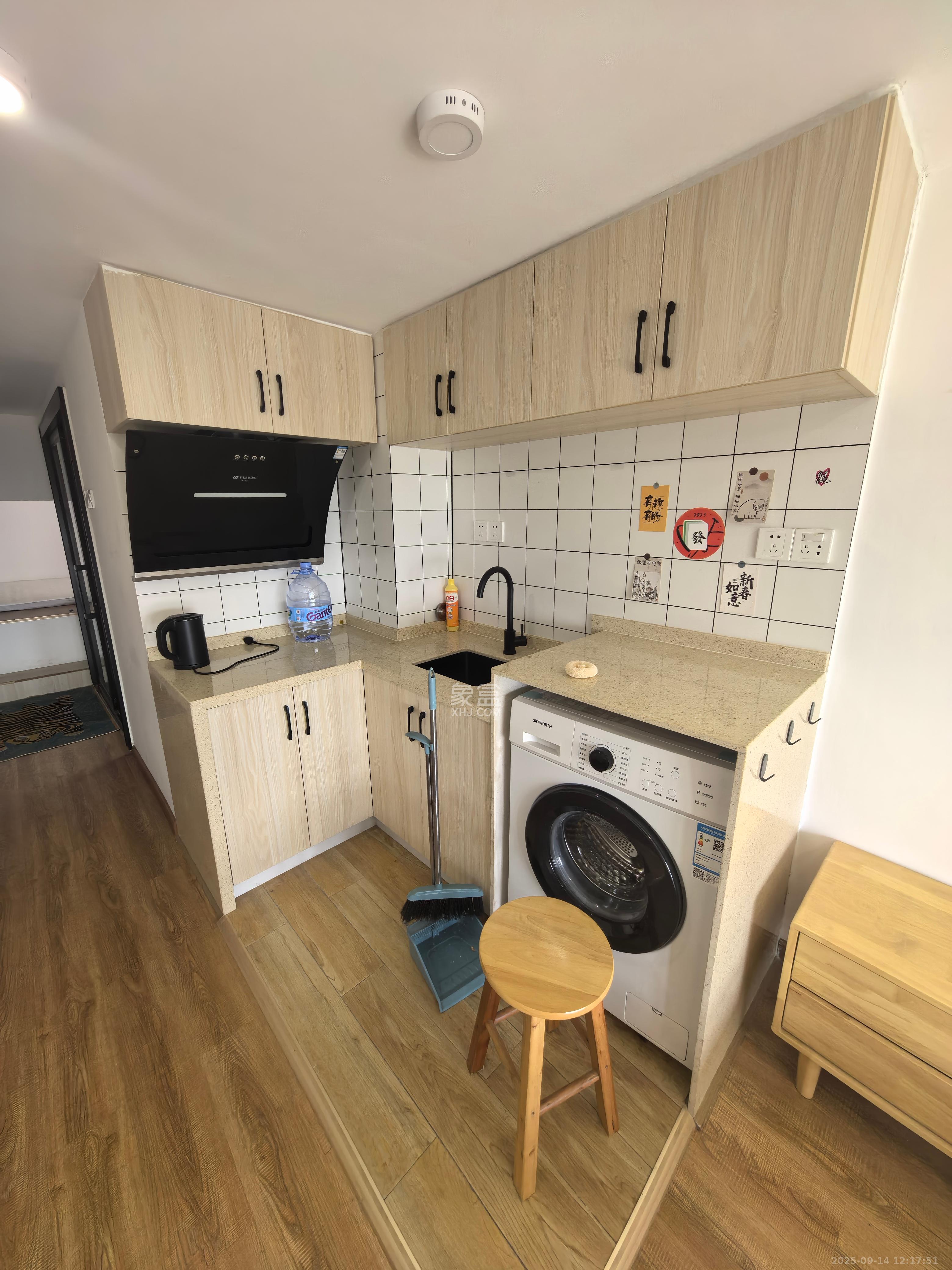 弘坤云寓 1室1厅1卫 1800.0元/月 弘坤云寓 1室1厅1卫 1800.0元/月室内图