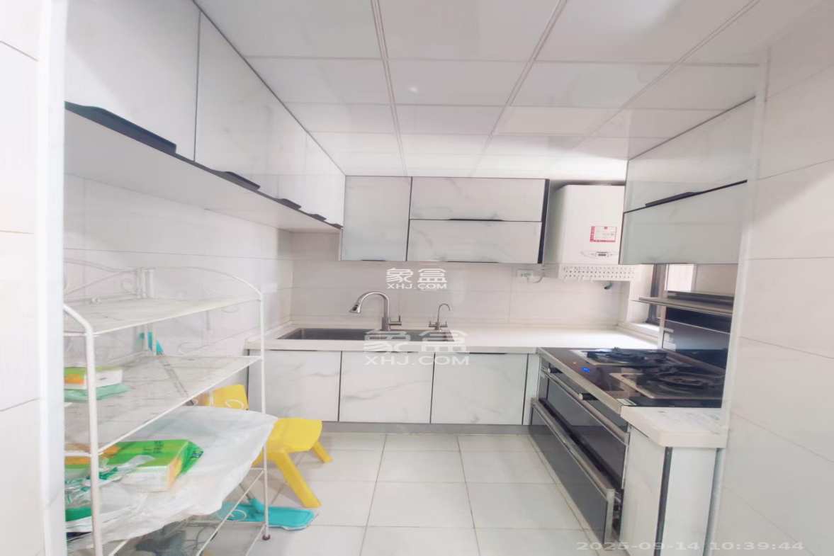 勤诚达境界城  3室2厅2卫    2400.0元/月 勤诚达境界城  3室2厅2卫    2400.0元/月室内图