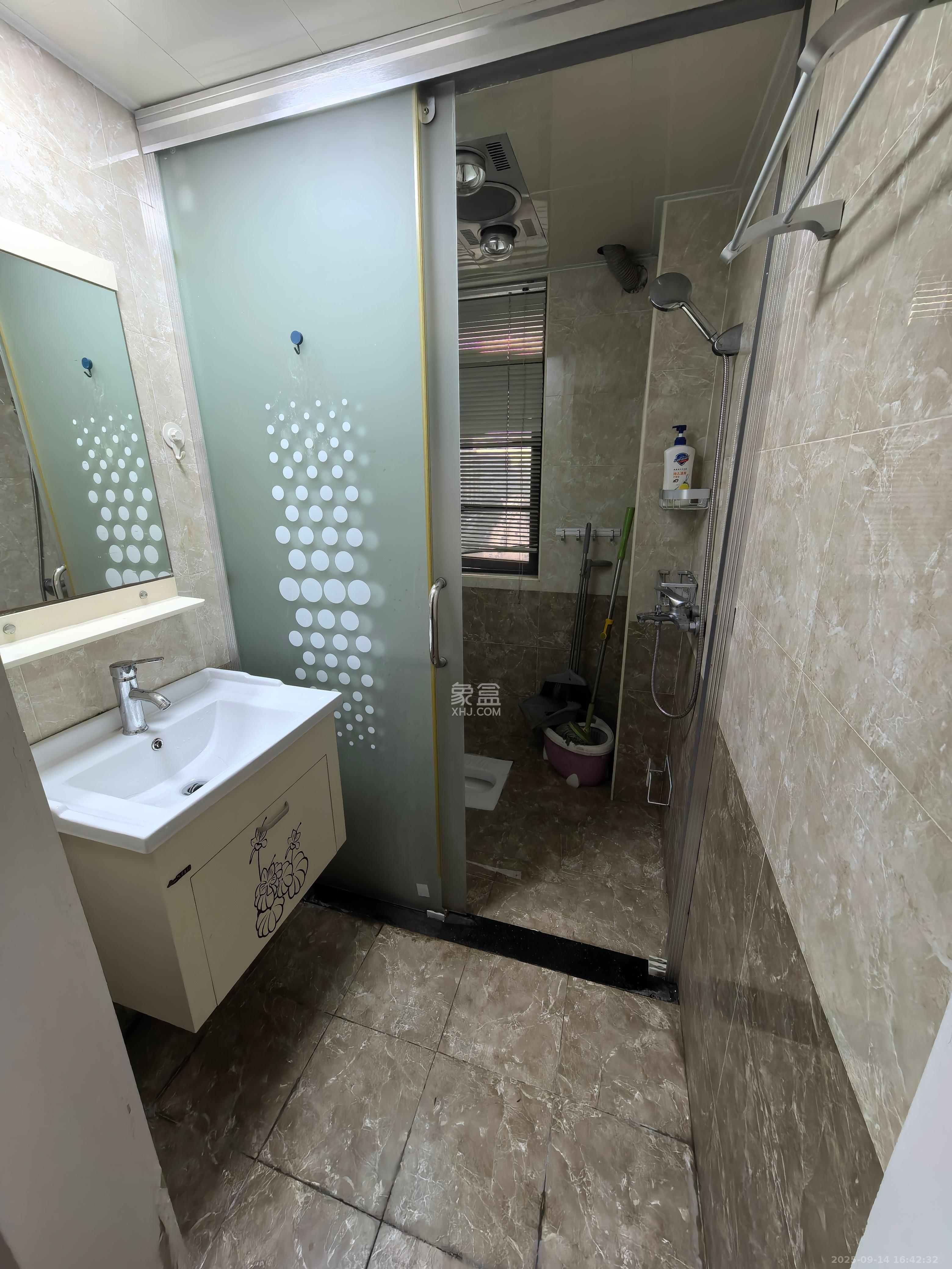 月畔湾  2室2厅1卫    2200.0元/月室内图