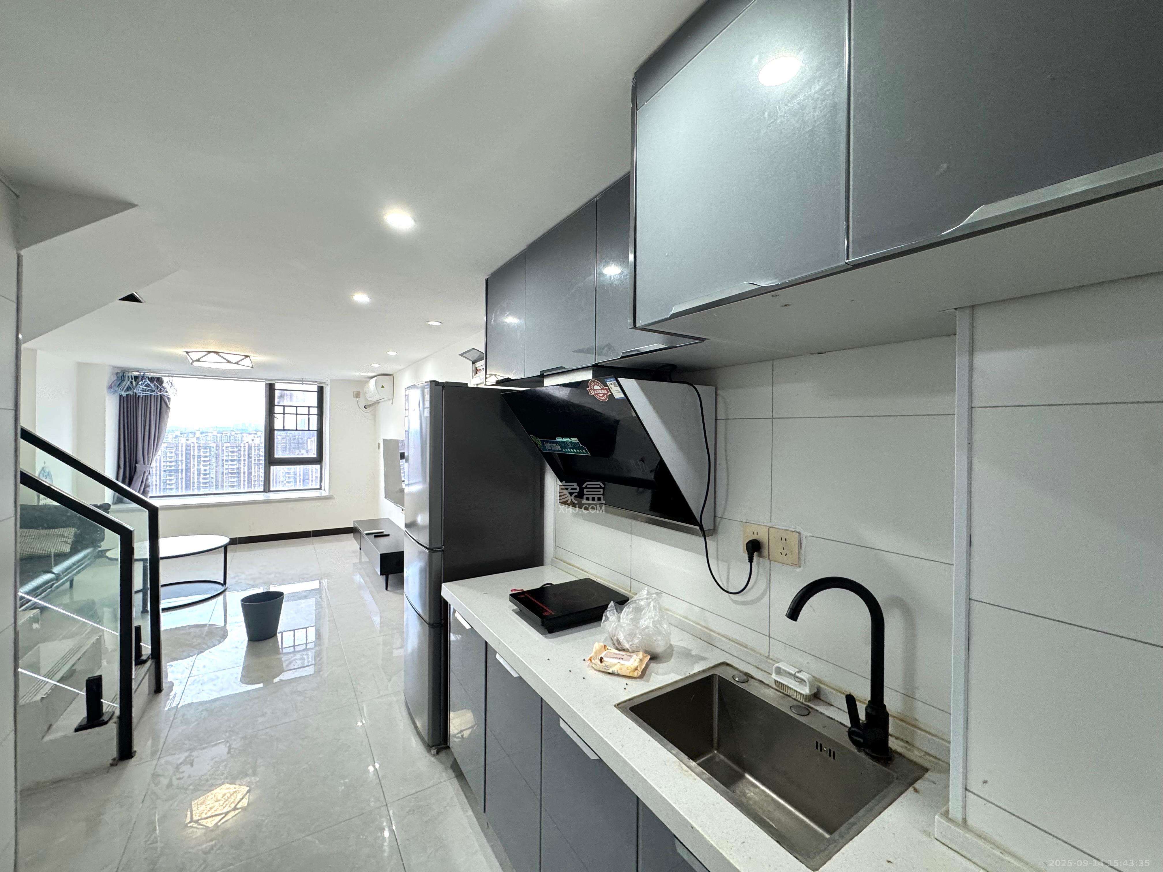 佳兆业云顶都汇 1室0厅0卫 1900.0元/月 佳兆业云顶都汇 1室0厅0卫 1900.0元/月室内图