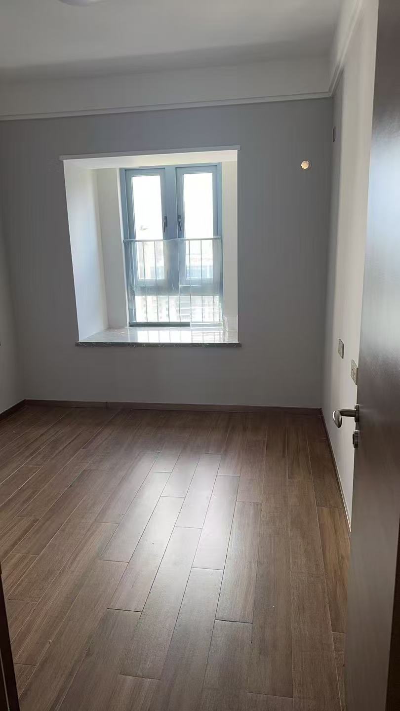 环球100宝龙城  3室2厅1卫    1800.0元/月 环球100宝龙城  3室2厅1卫    1800.0元/月室内图