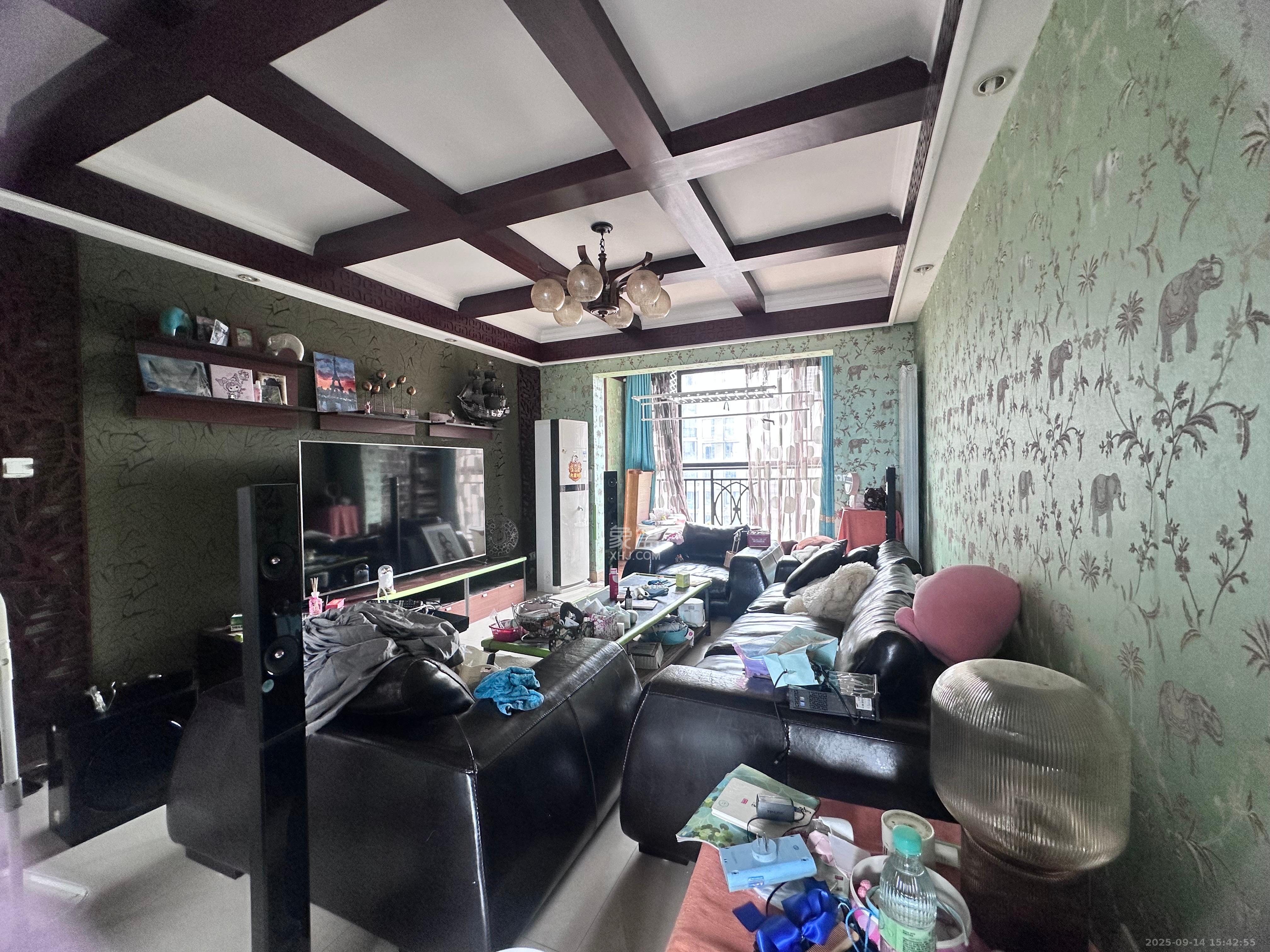 中海国际一期  3室2厅2卫    2400.0元/月 中海国际一期  3室2厅2卫    2400.0元/月室内图