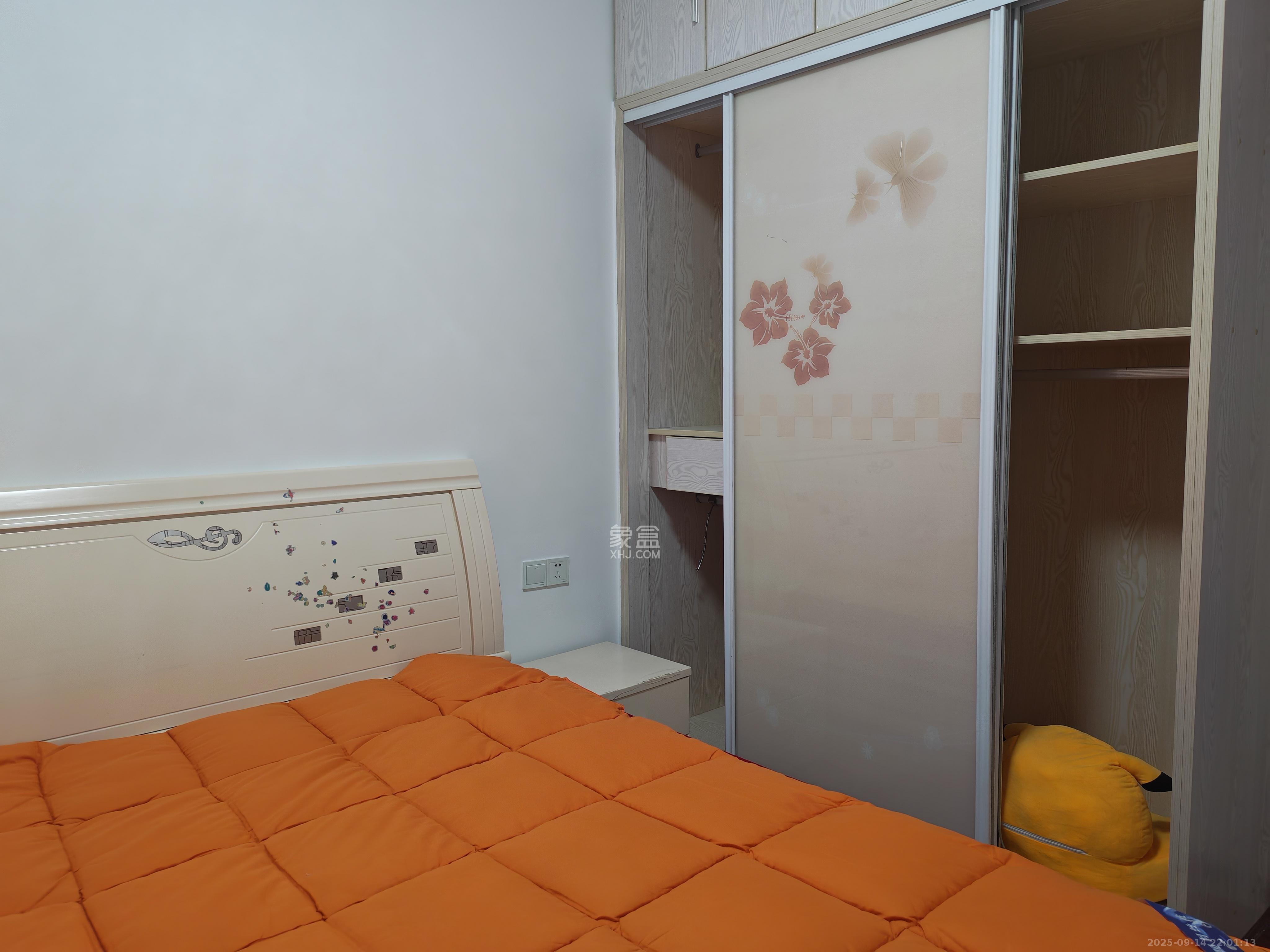 新盛珑璟台  2室2厅1卫    2000.0元/月室内图