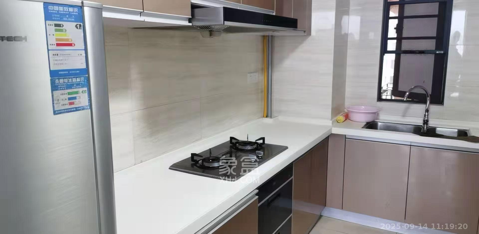 珠江郦城薰衣道  3室2厅2卫    3000.0元/月室内图