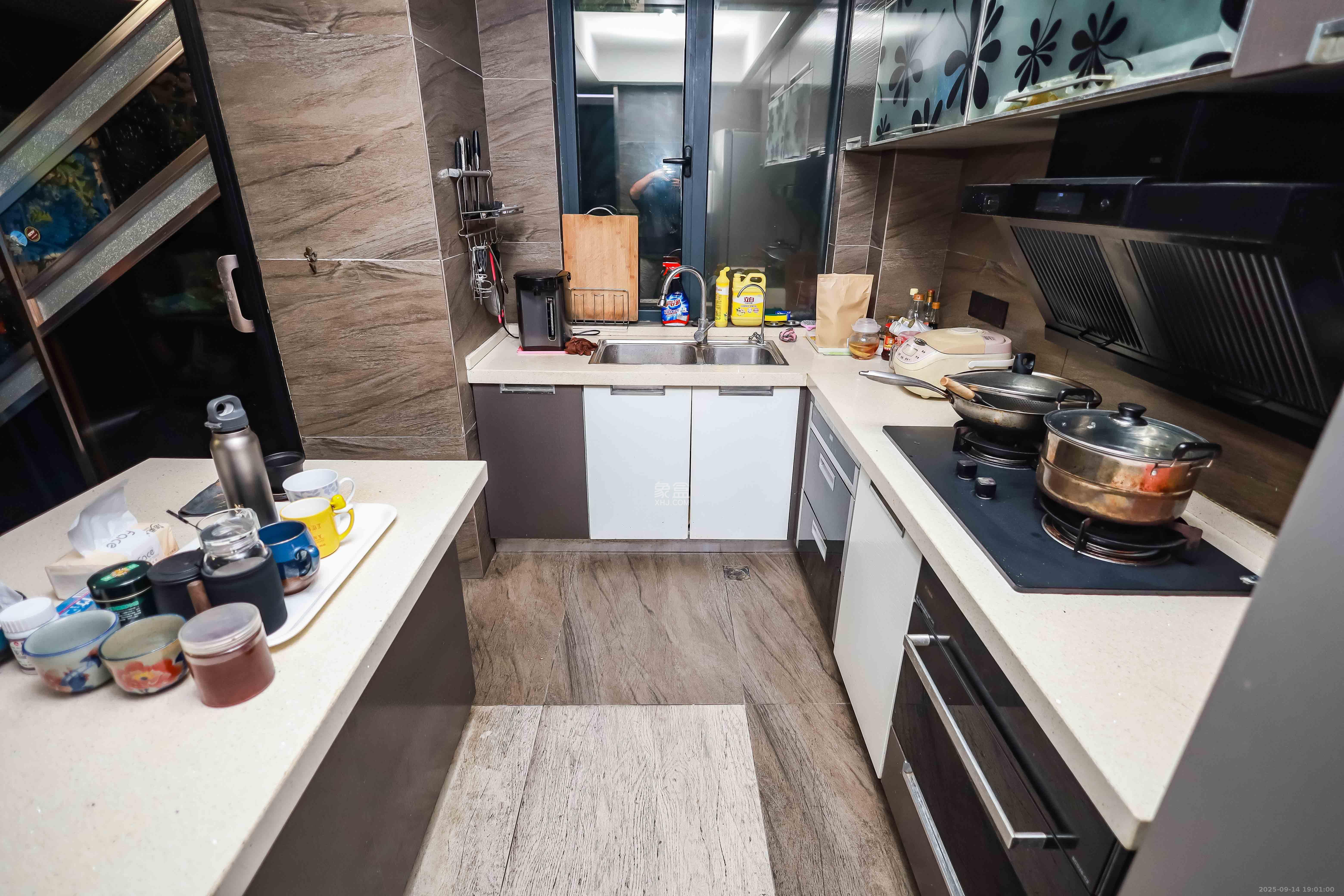 长房时代城 1室2厅2卫 171.6万 长房时代城 1室2厅2卫 171.6万厨房