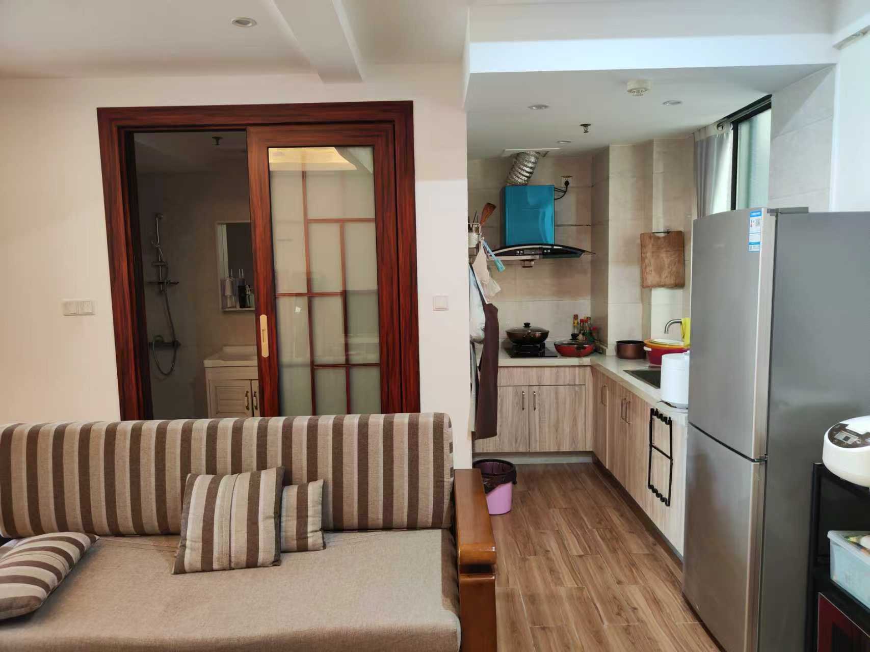 远大购物广场 1室1厅1卫 90.0万 远大购物广场 1室1厅1卫 90.0万厨房