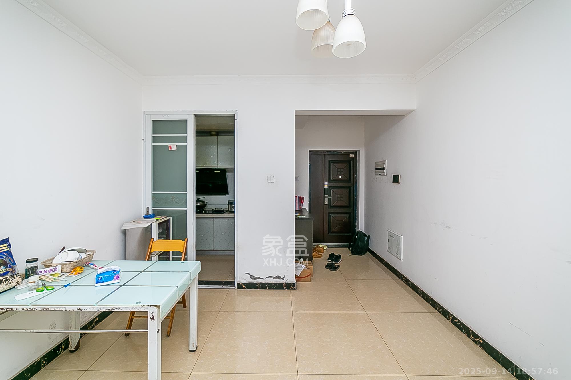 荣悦台  2室2厅1卫    132.0万 荣悦台  2室2厅1卫    132.0万客厅