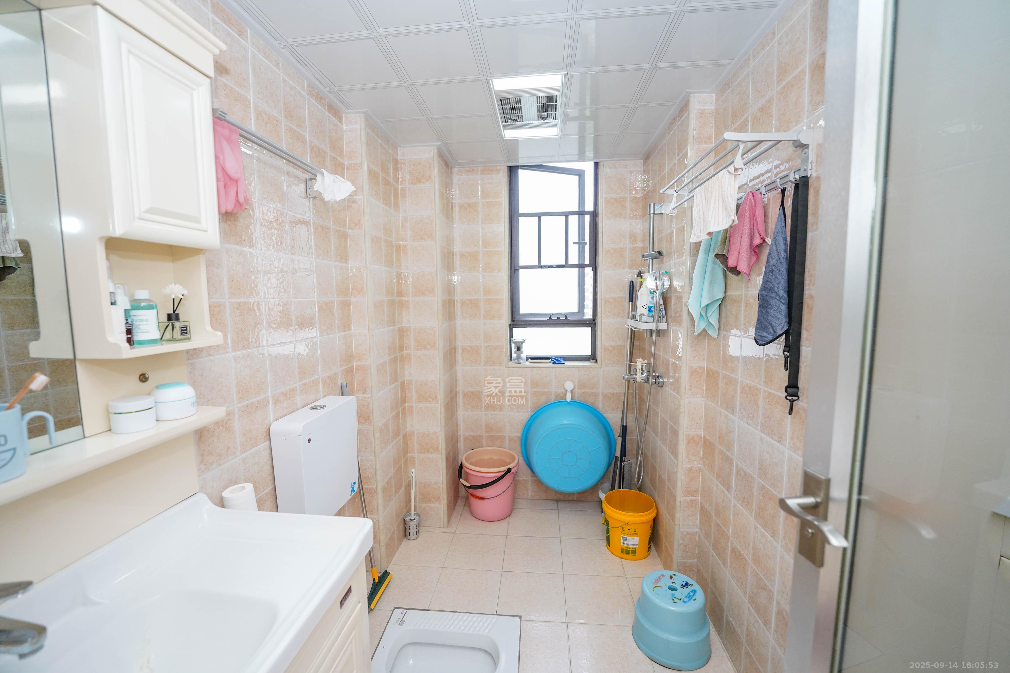 汇金城/嘉华城（二期、三期）  3室2厅2卫    110.0万卫生间