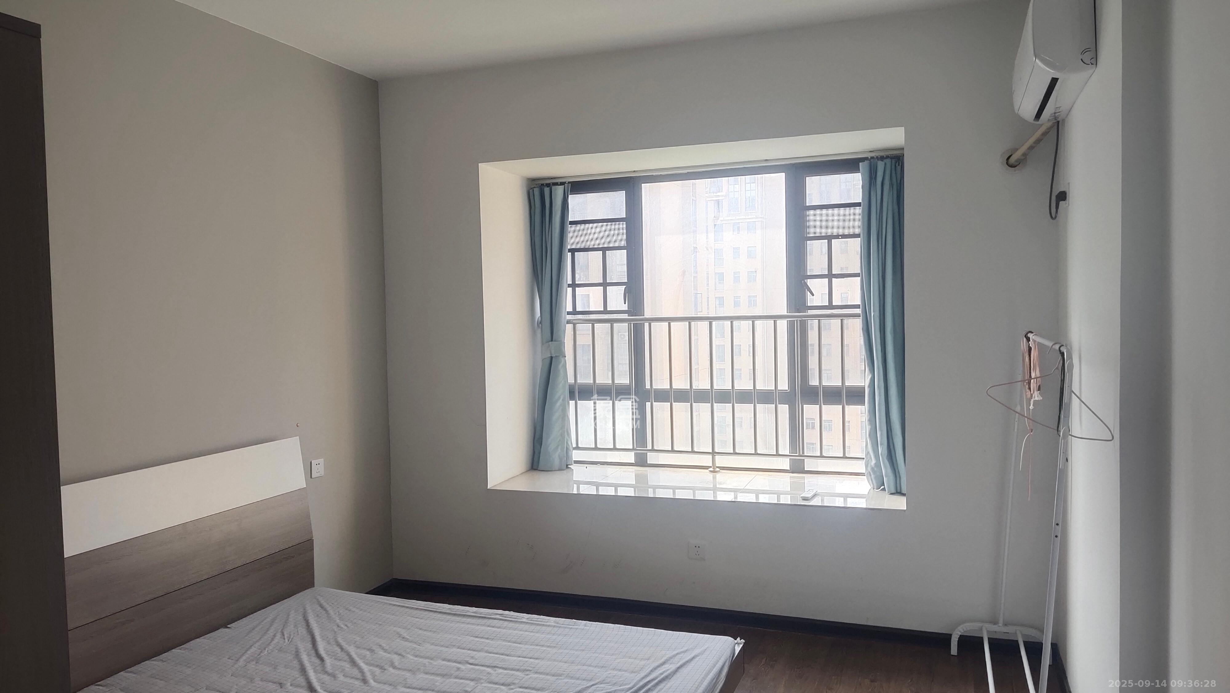 和美星城  3室2厅2卫    2200.0元/月 和美星城  3室2厅2卫    2200.0元/月室内图