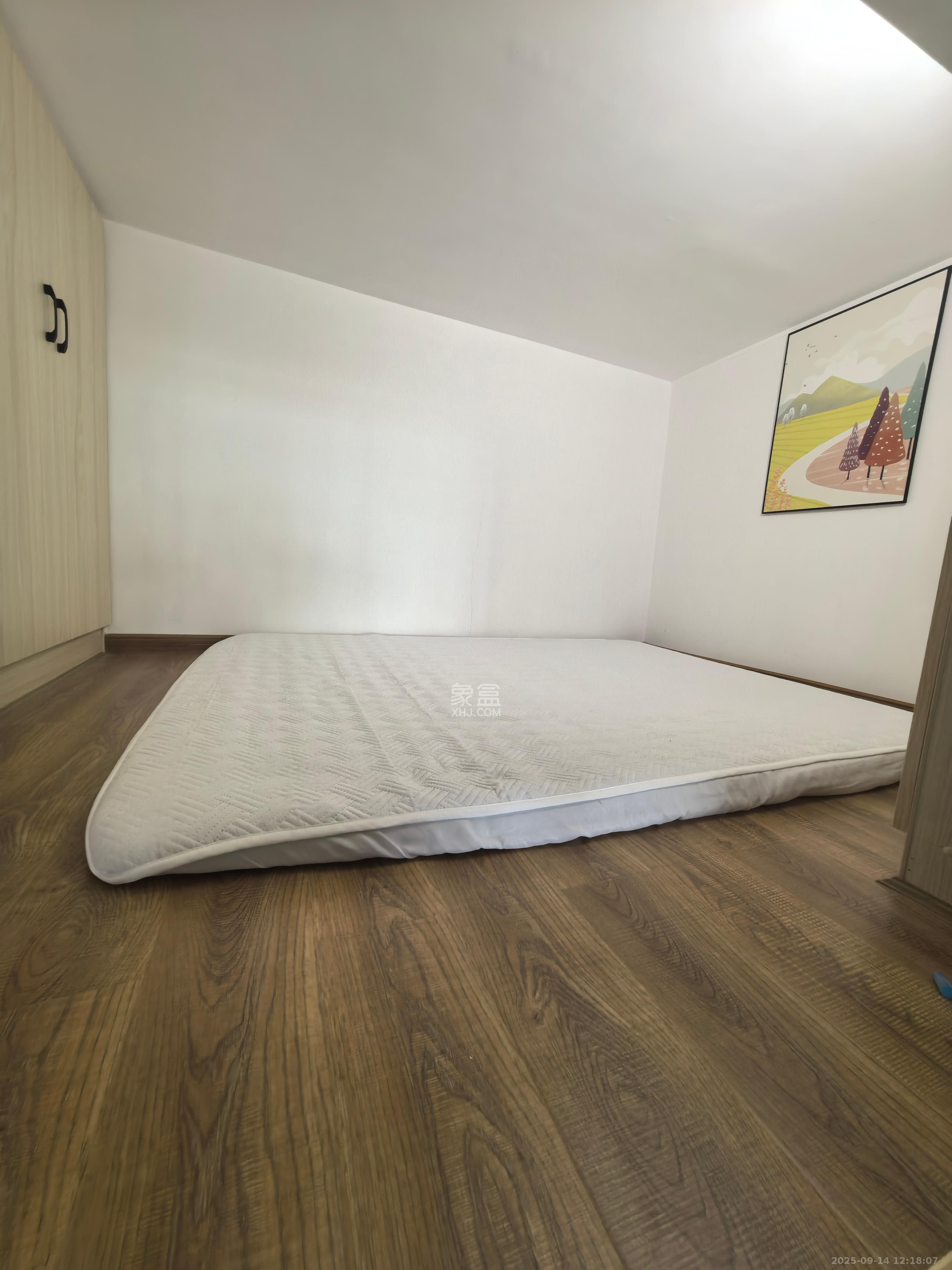 弘坤云寓  1室1厅1卫    1800.0元/月室内图