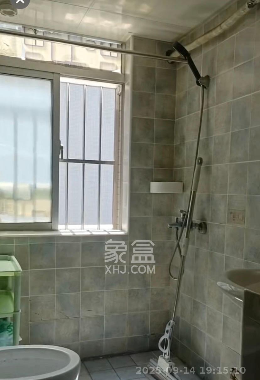 高桥现代商贸城 1室1厅1卫 1100.0元/月 高桥现代商贸城 1室1厅1卫 1100.0元/月室内图