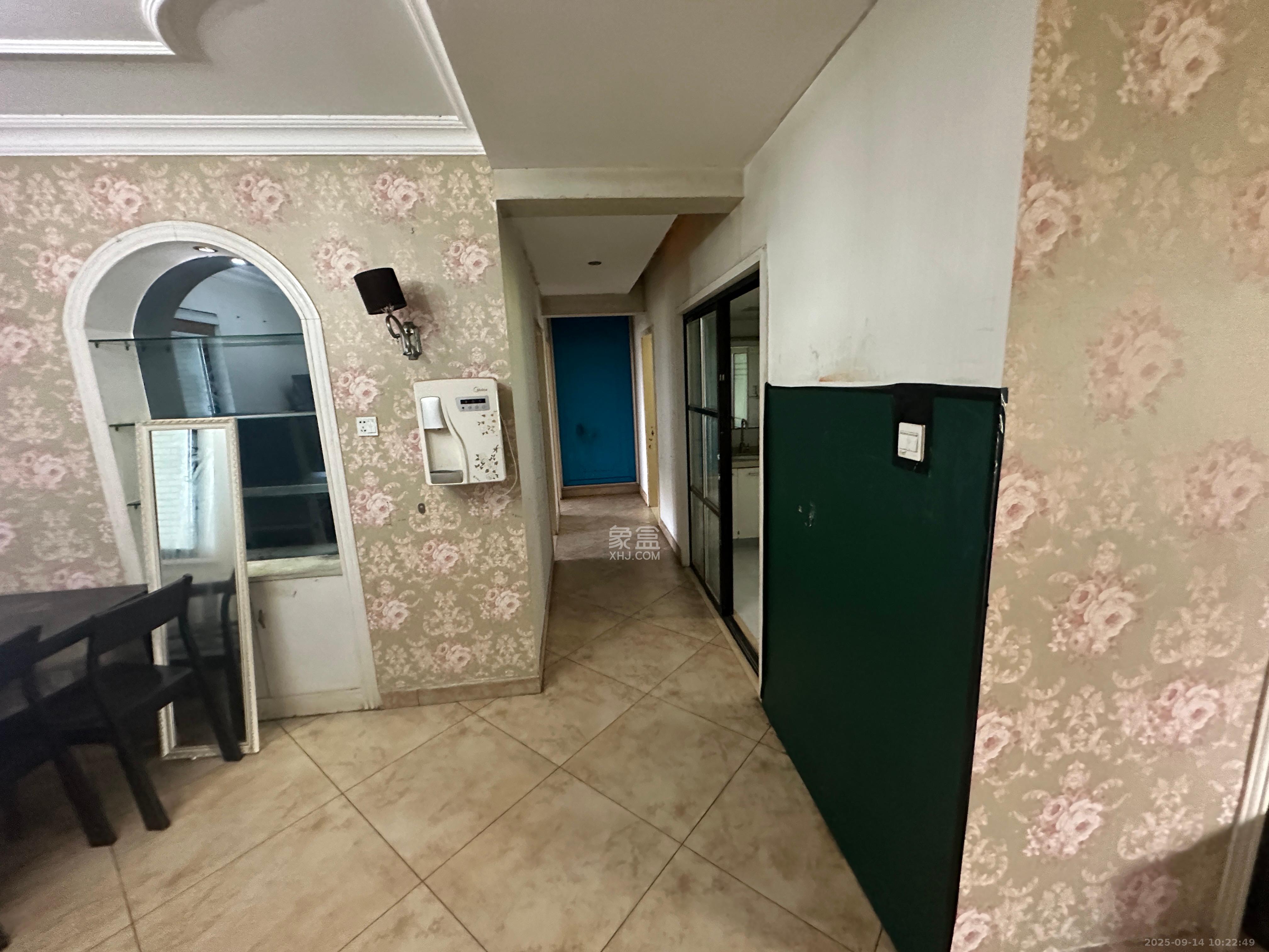 麓枫和苑 3室2厅2卫 3000.0元/月 麓枫和苑 3室2厅2卫 3000.0元/月室内图