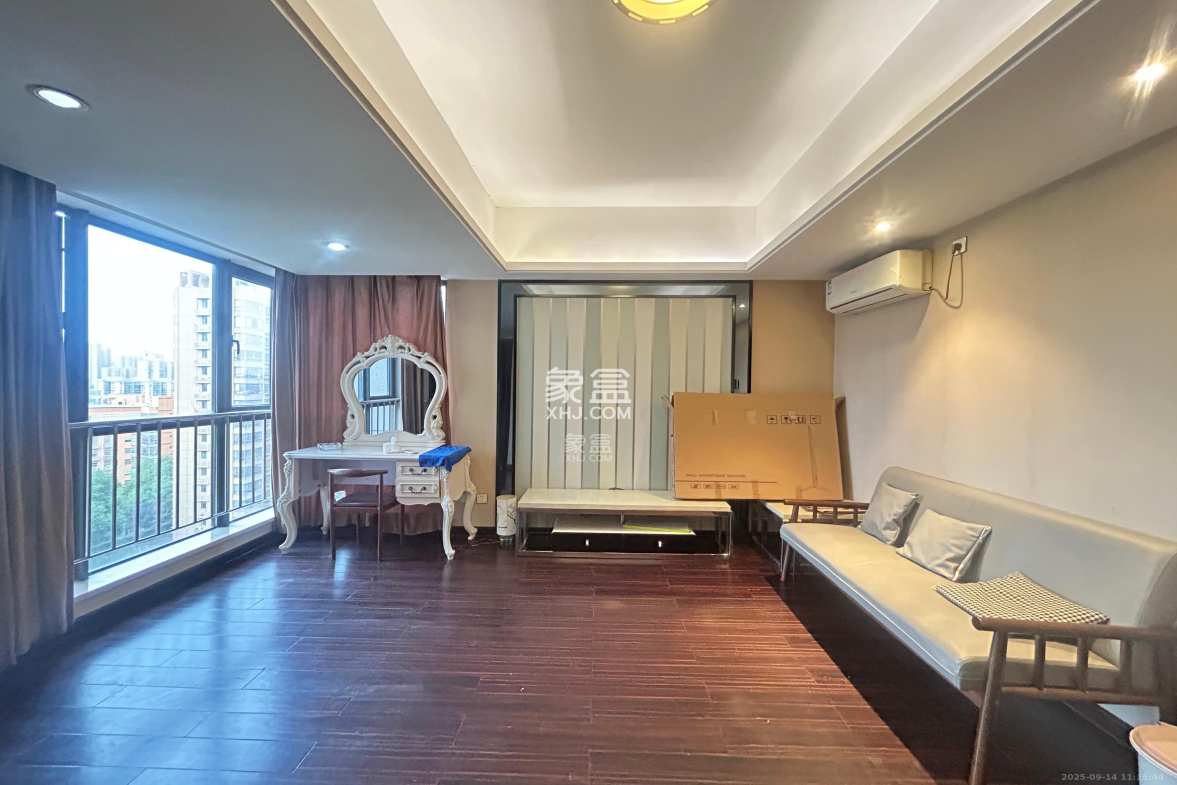 德思勤城市广场(宝格丽公寓) 1室1厅1卫 1800.0元/月 德思勤城市广场(宝格丽公寓) 1室1厅1卫 1800.0元/月室内图