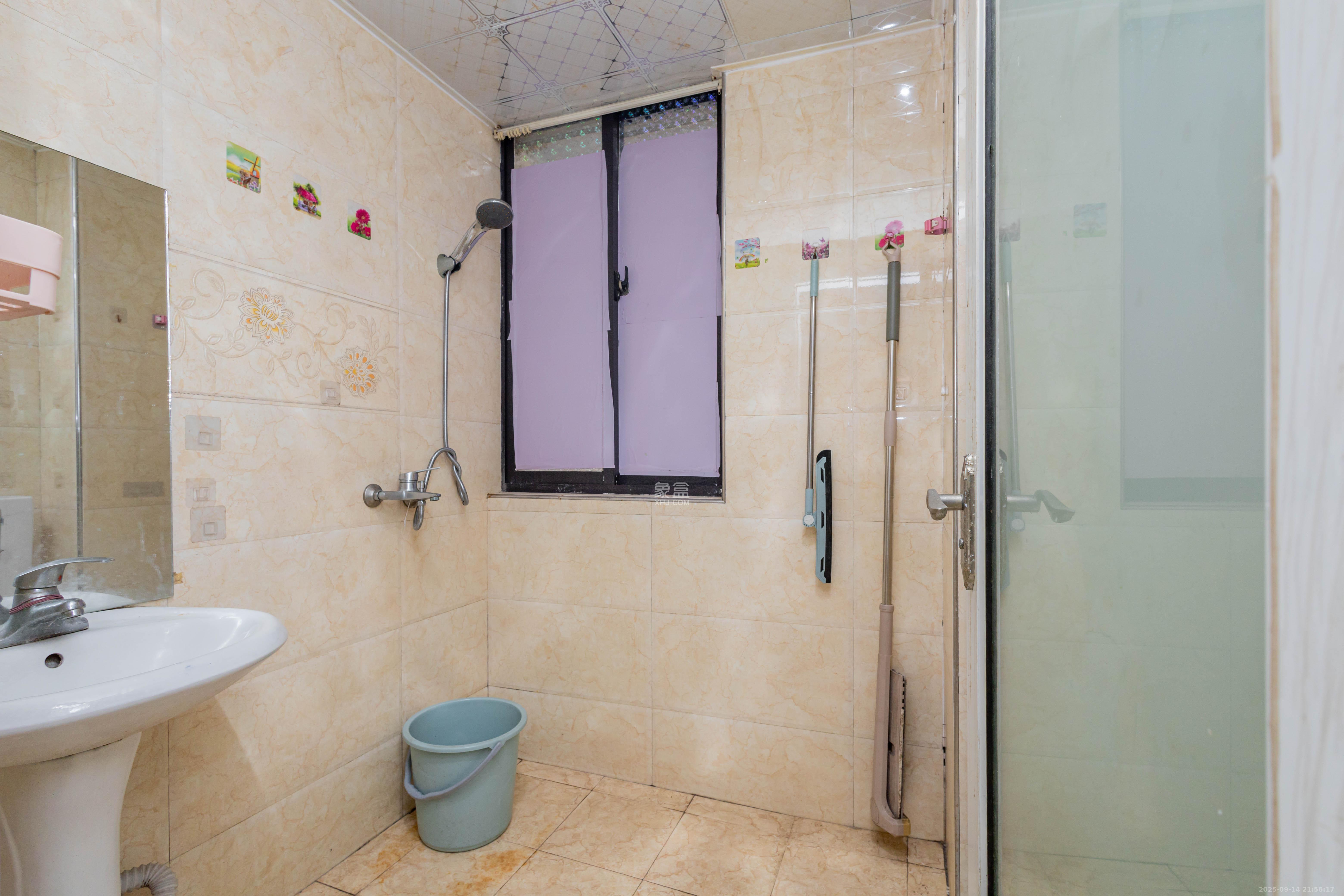 康桥长郡  2室2厅1卫    39.8万 康桥长郡  2室2厅1卫    39.8万卫生间