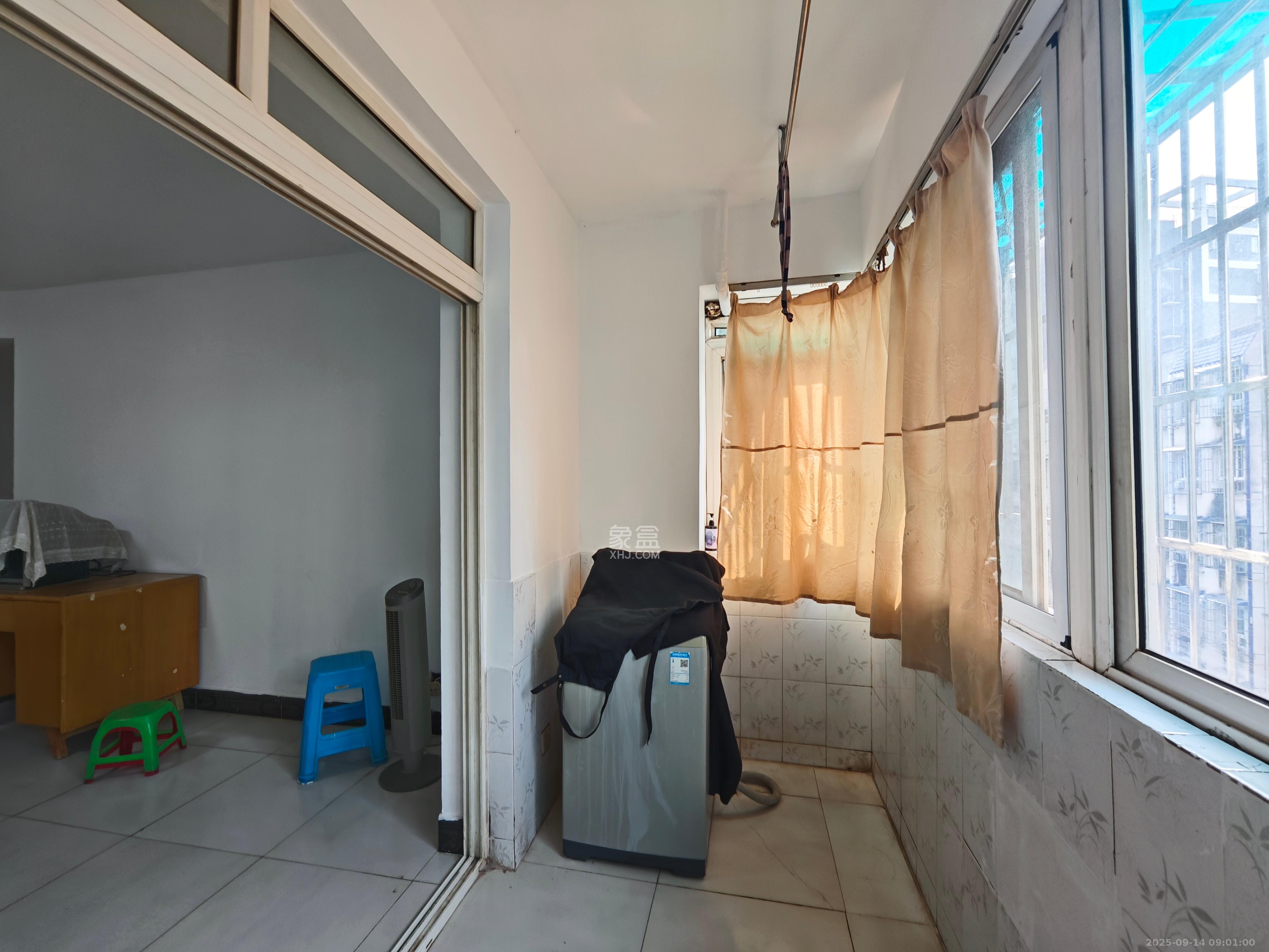 天鸿小区  2室1厅1卫    1600.0元/月室内图