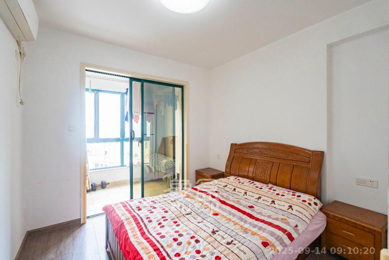 维一星城原山苑 4室2厅1卫 2300.0元/月 维一星城原山苑 4室2厅1卫 2300.0元/月室内图