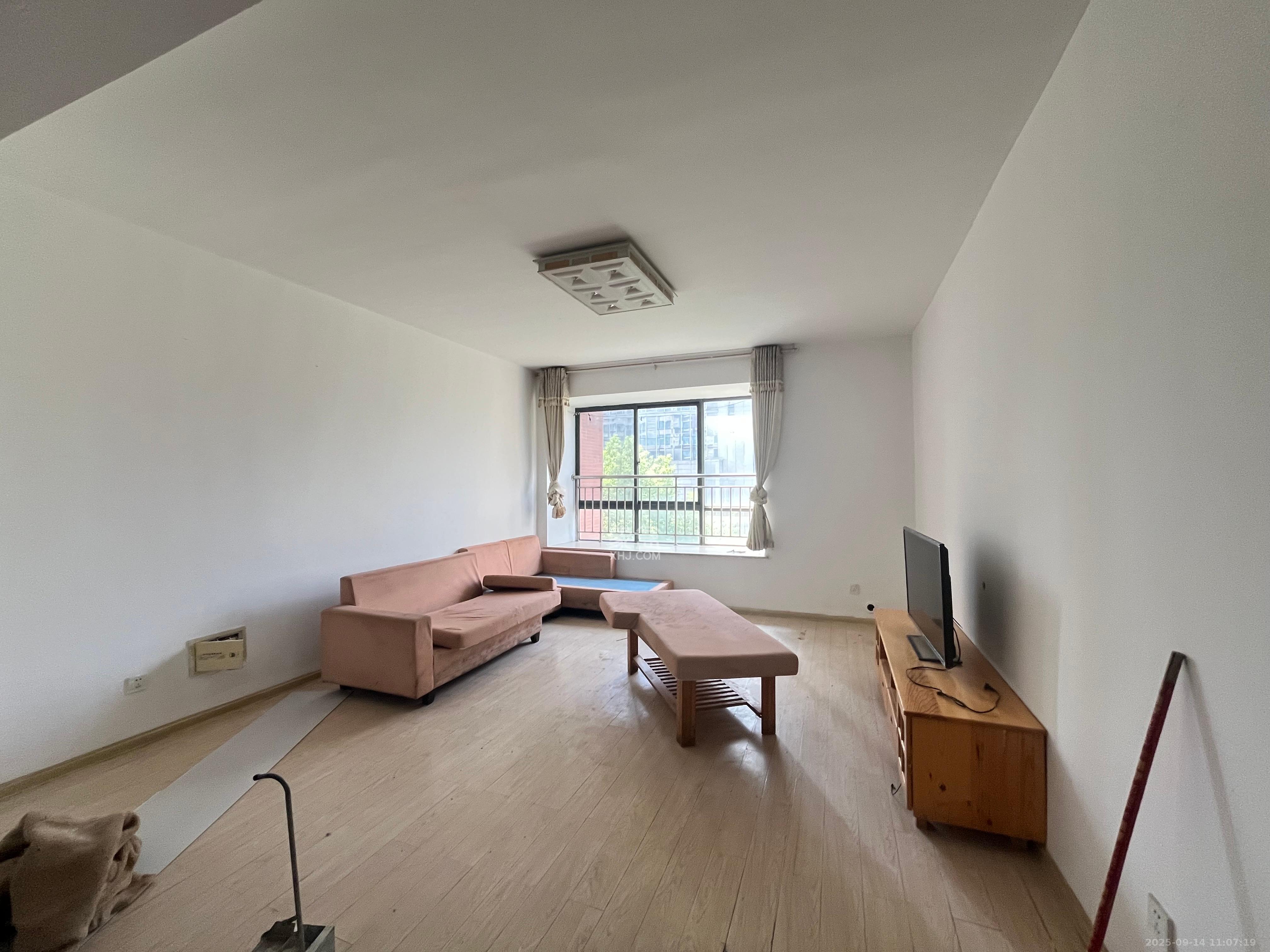 湖南省地震局单位宿舍  3室2厅2卫    2500.0元/月室内图