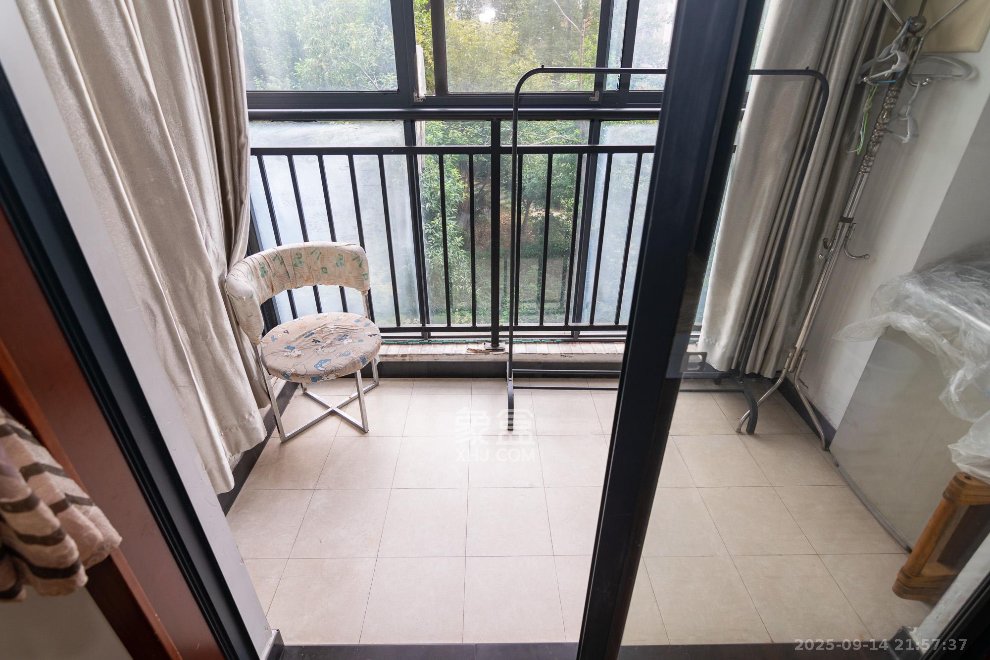 康乃馨老年生活示范城  1室1厅1卫    38.0万 康乃馨老年生活示范城  1室1厅1卫    38.0万阳台