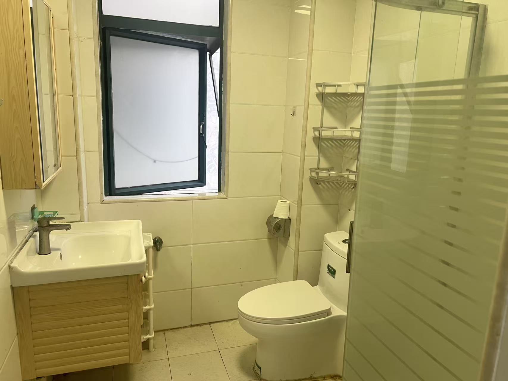 秀山观海苑  2室2厅1卫    115.0万 秀山观海苑  2室2厅1卫    115.0万卫生间