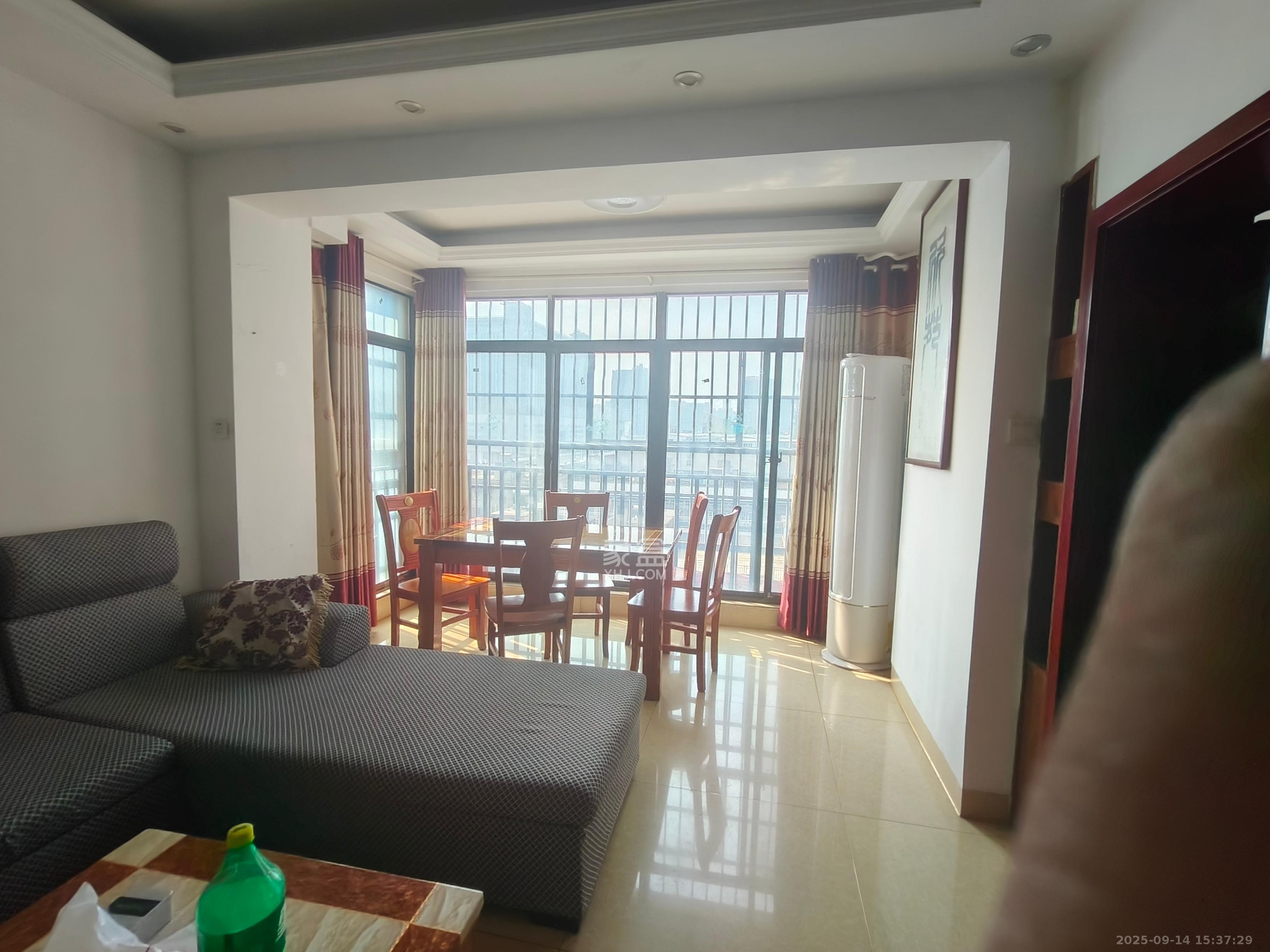 百纳广场(百纳公寓) 3室1厅1卫 3000.0元/月 百纳广场(百纳公寓) 3室1厅1卫 3000.0元/月室内图