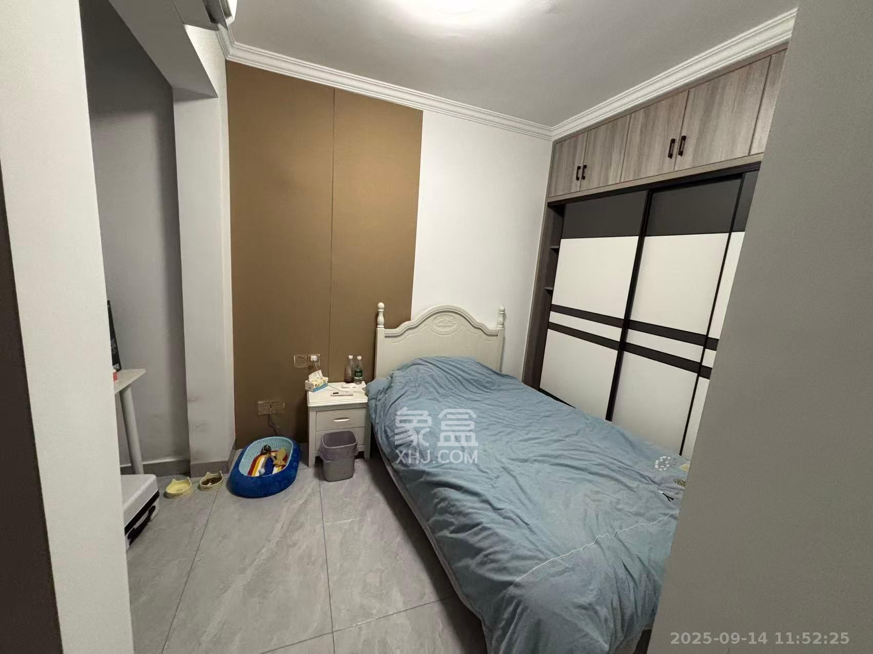 东宜新园  2室2厅1卫    2300.0元/月室内图