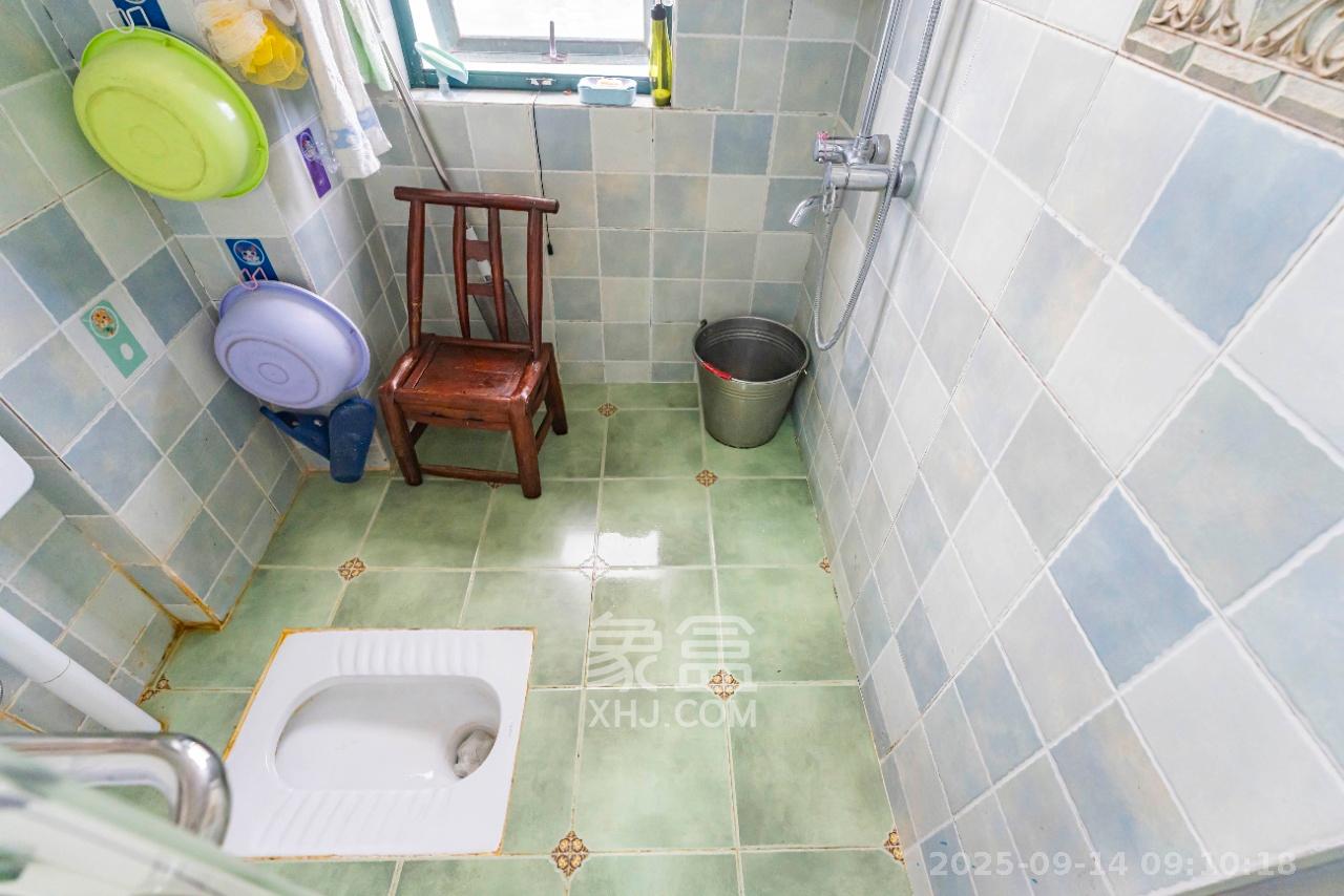 维一星城原山苑  4室2厅1卫    2300.0元/月室内图