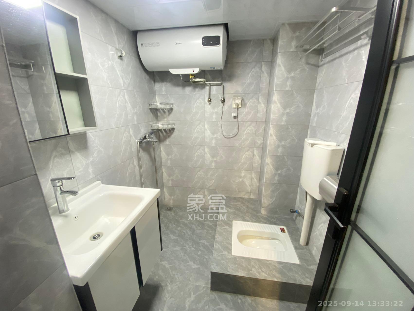 欣隆居  2室1厅1卫    2300.0元/月室内图