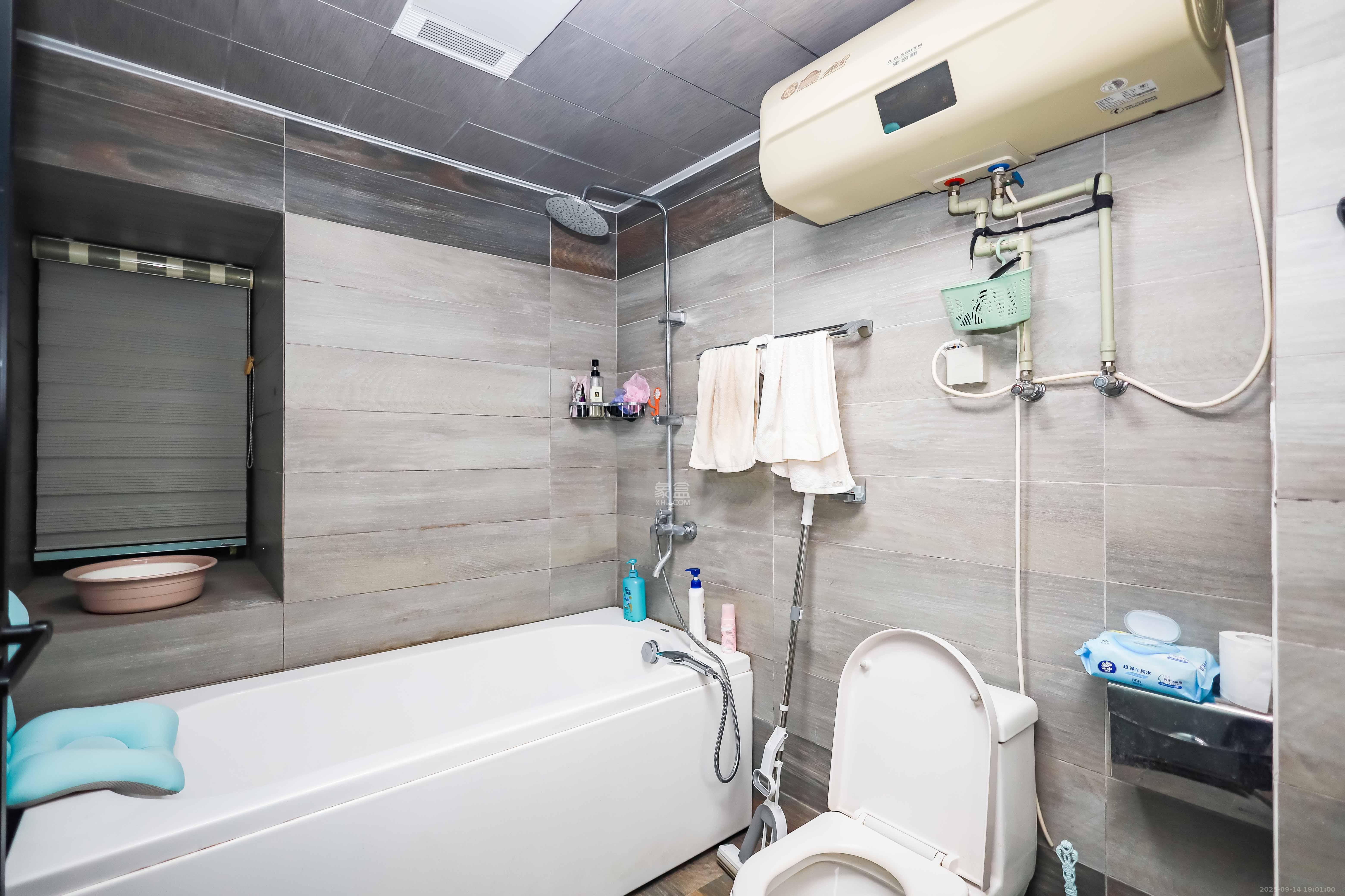 长房时代城 1室2厅2卫 171.6万 长房时代城 1室2厅2卫 171.6万卫生间