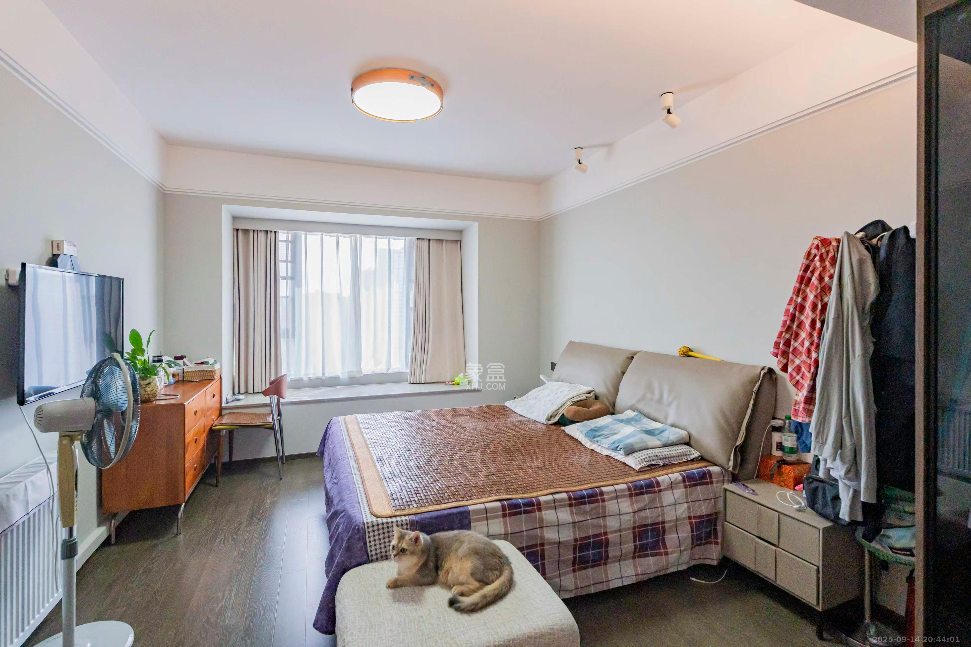 金源府  3室2厅2卫    180.0万卧室