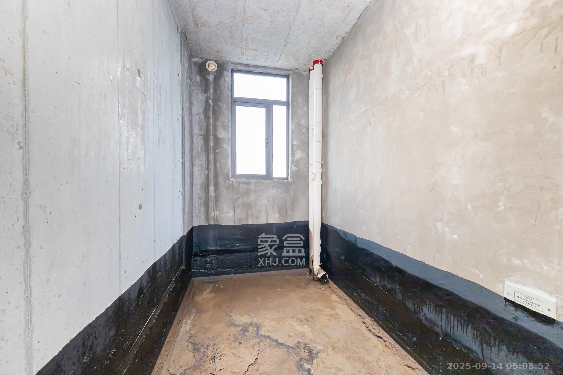 润和湘江天地AB区  4室2厅2卫    210.0万卫生间