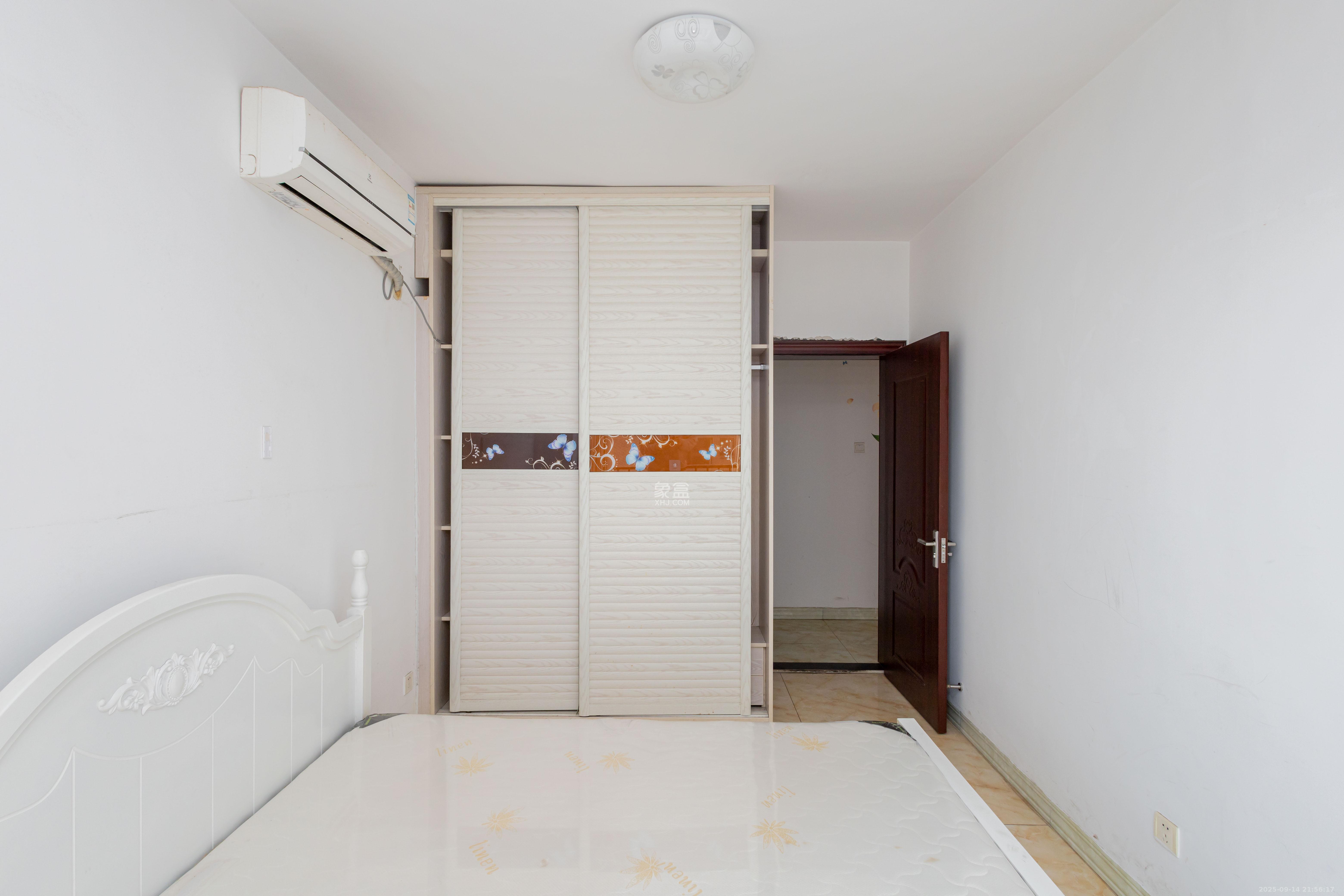 康桥长郡  2室2厅1卫    39.8万 康桥长郡  2室2厅1卫    39.8万卧室