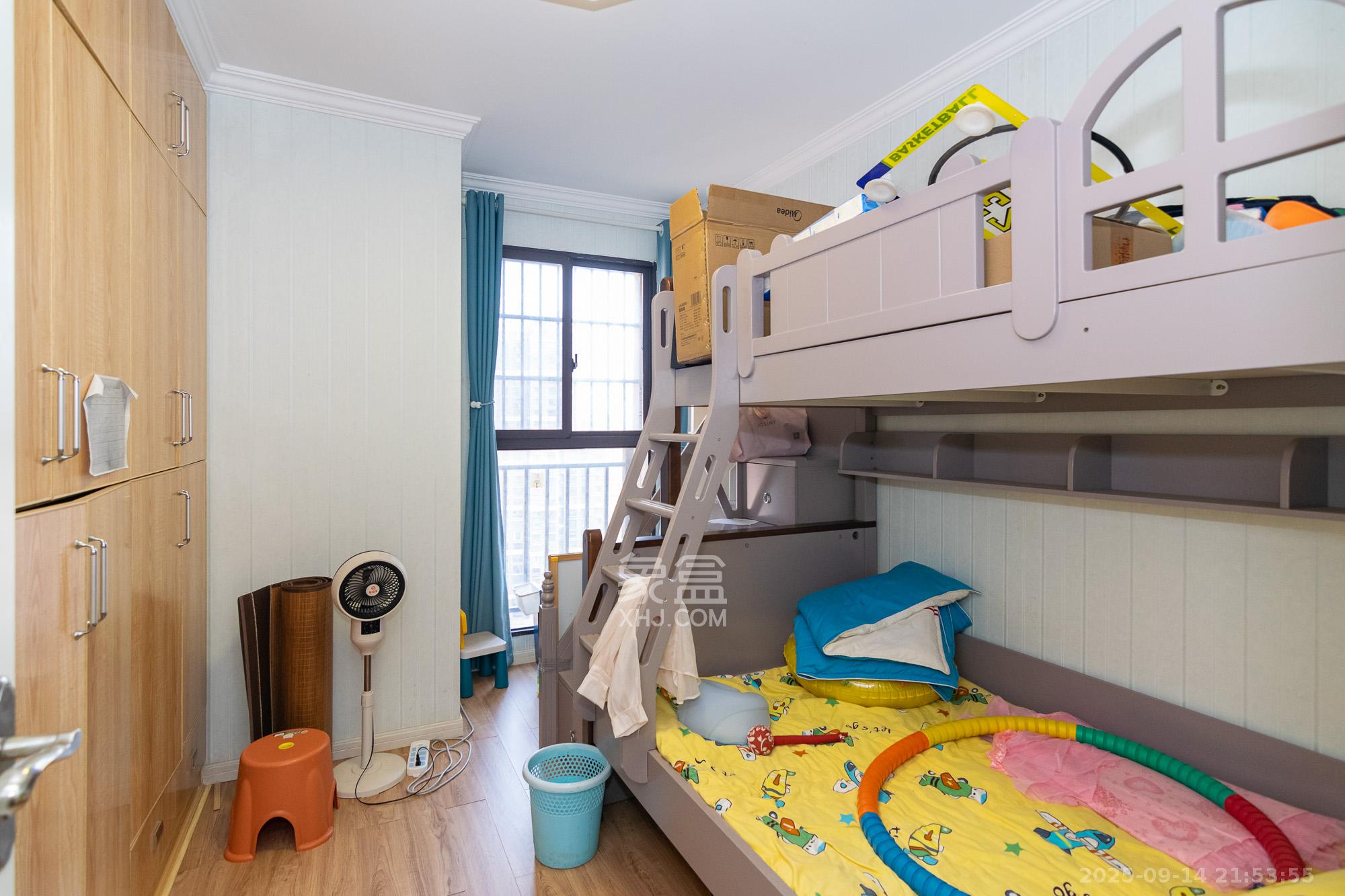 新城国际花都  3室2厅1卫    58.8万 新城国际花都  3室2厅1卫    58.8万卧室