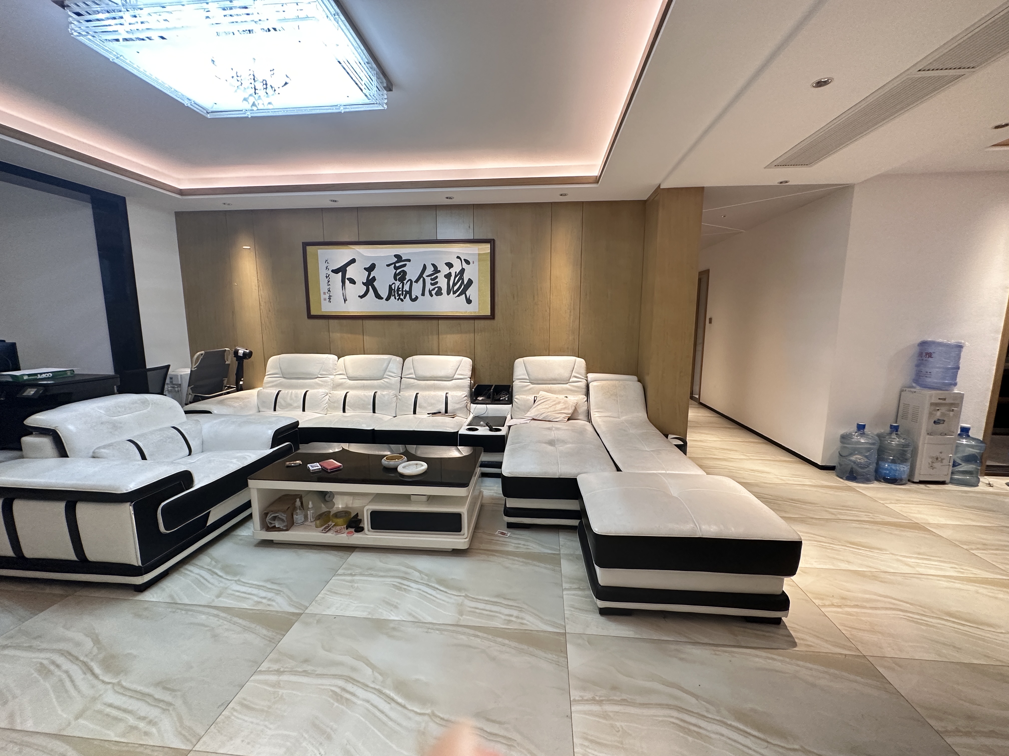 海航豪庭南苑 4室2厅3卫 7500.0元/月 海航豪庭南苑 4室2厅3卫 7500.0元/月室内图