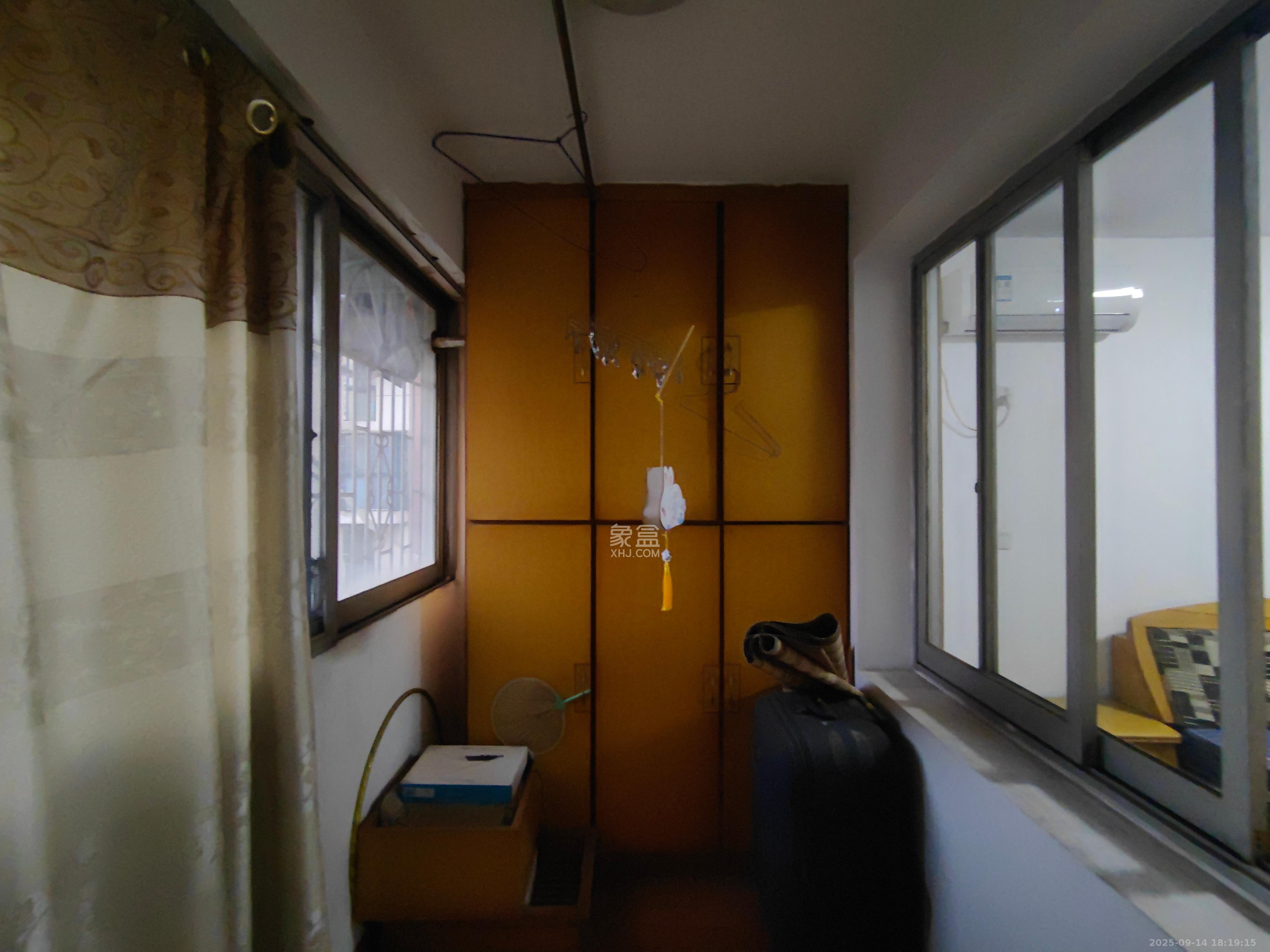 白云社区 2室2厅2卫 1200.0元/月 白云社区 2室2厅2卫 1200.0元/月室内图