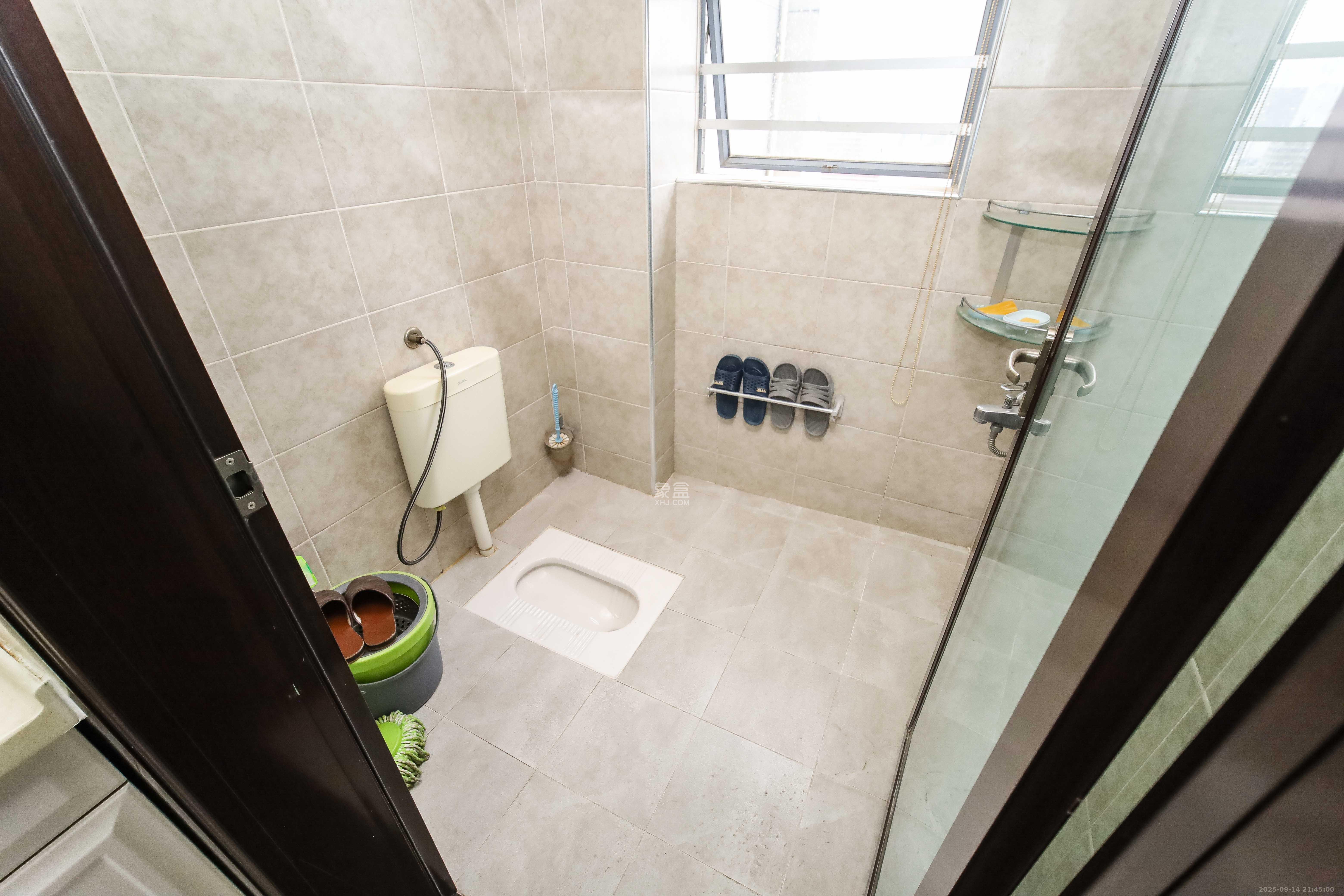 银港水晶城  3室2厅2卫    108.0万卫生间